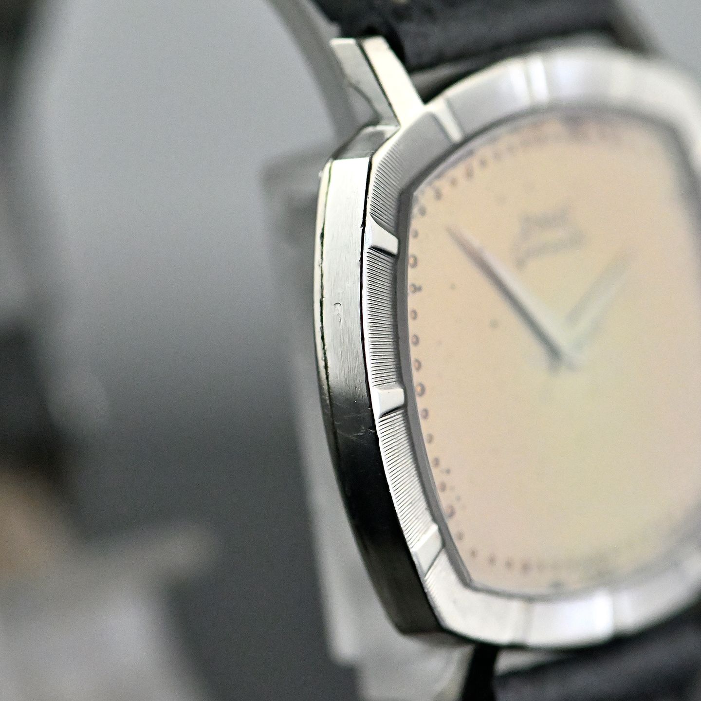 Piaget Vintage 12423 (1970) - Champagne wijzerplaat 32mm Witgoud (8/8)