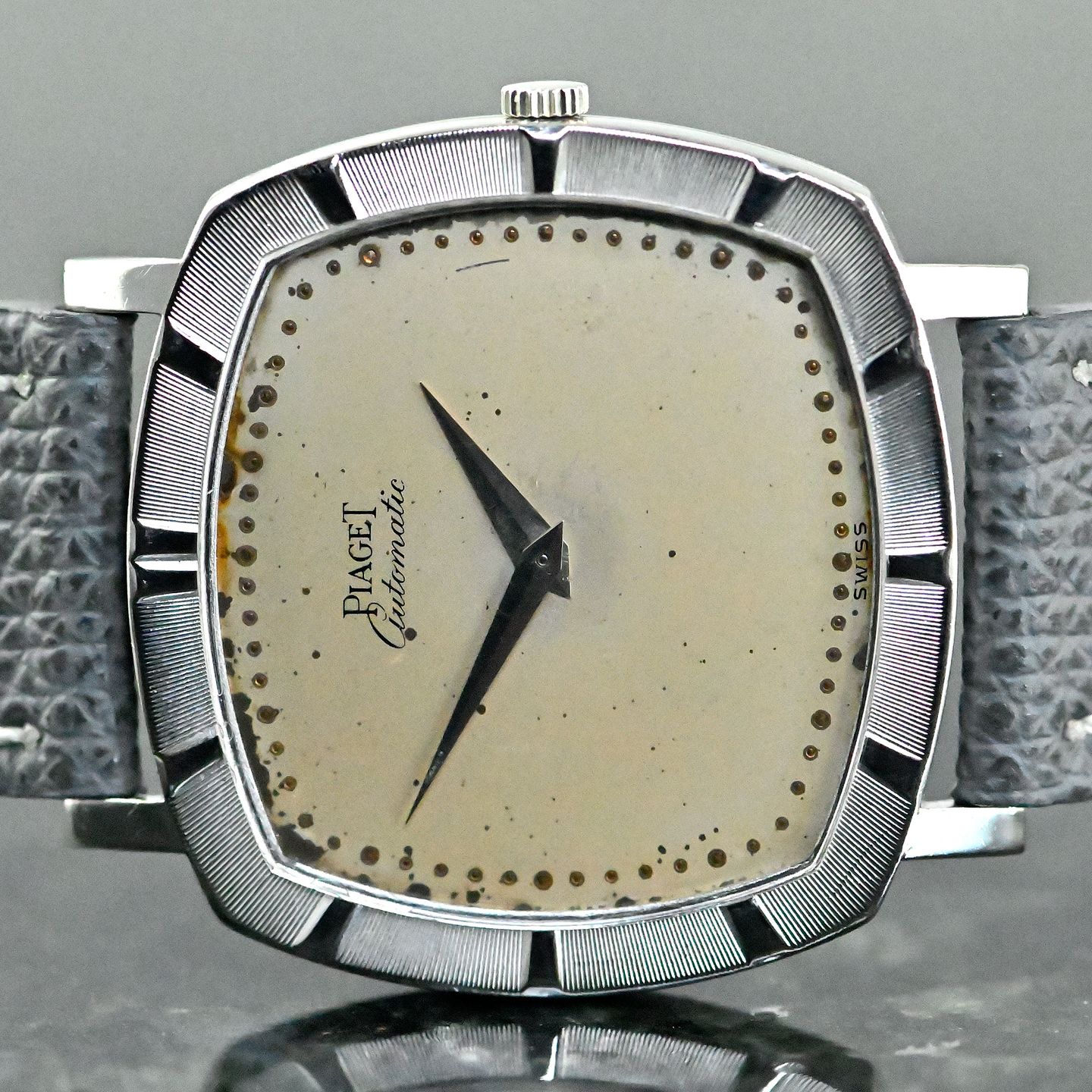 Piaget Vintage 12423 (1970) - Champagne wijzerplaat 32mm Witgoud (2/8)