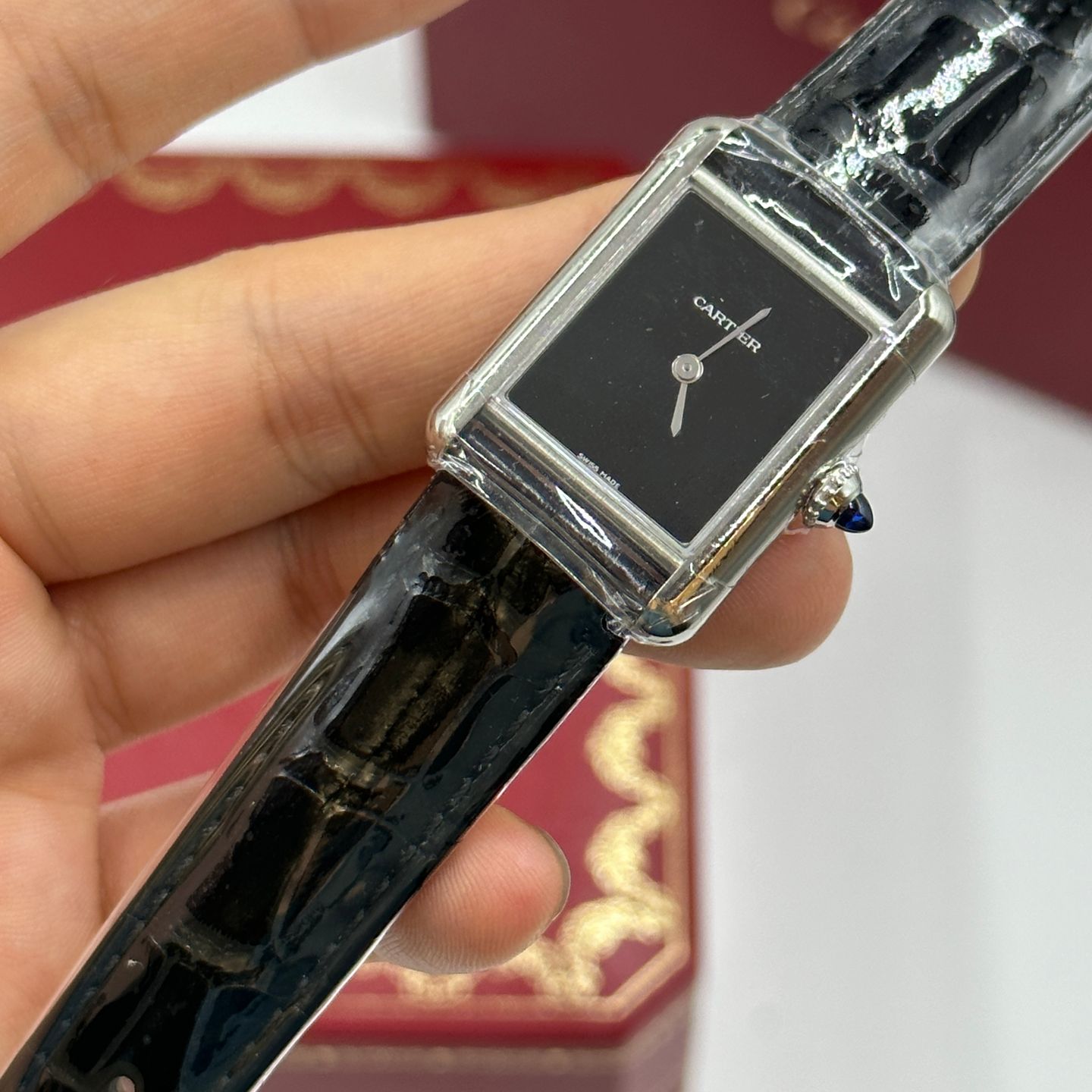 Cartier Tank WSTA0071 (2024) - Zwart wijzerplaat 22mm Staal (6/8)