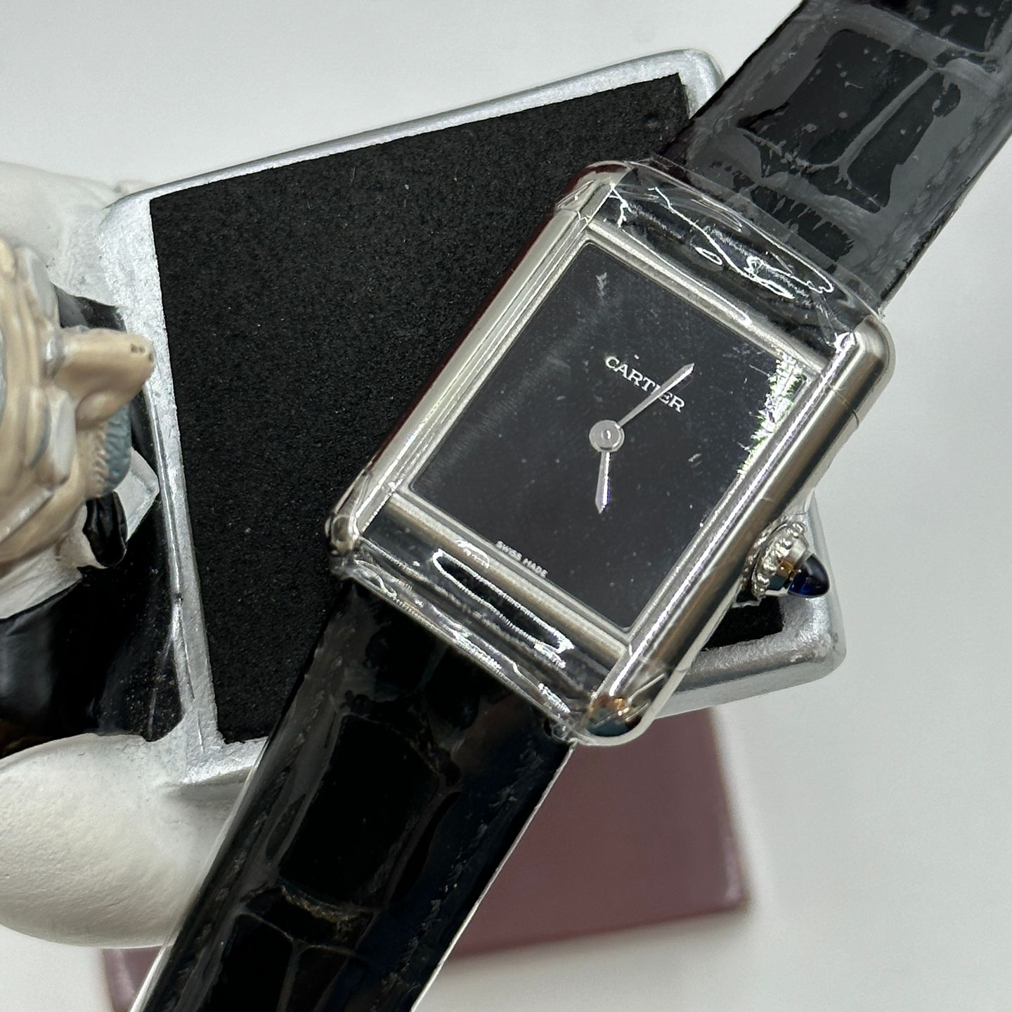 Cartier Tank WSTA0071 (2024) - Zwart wijzerplaat 22mm Staal (1/8)