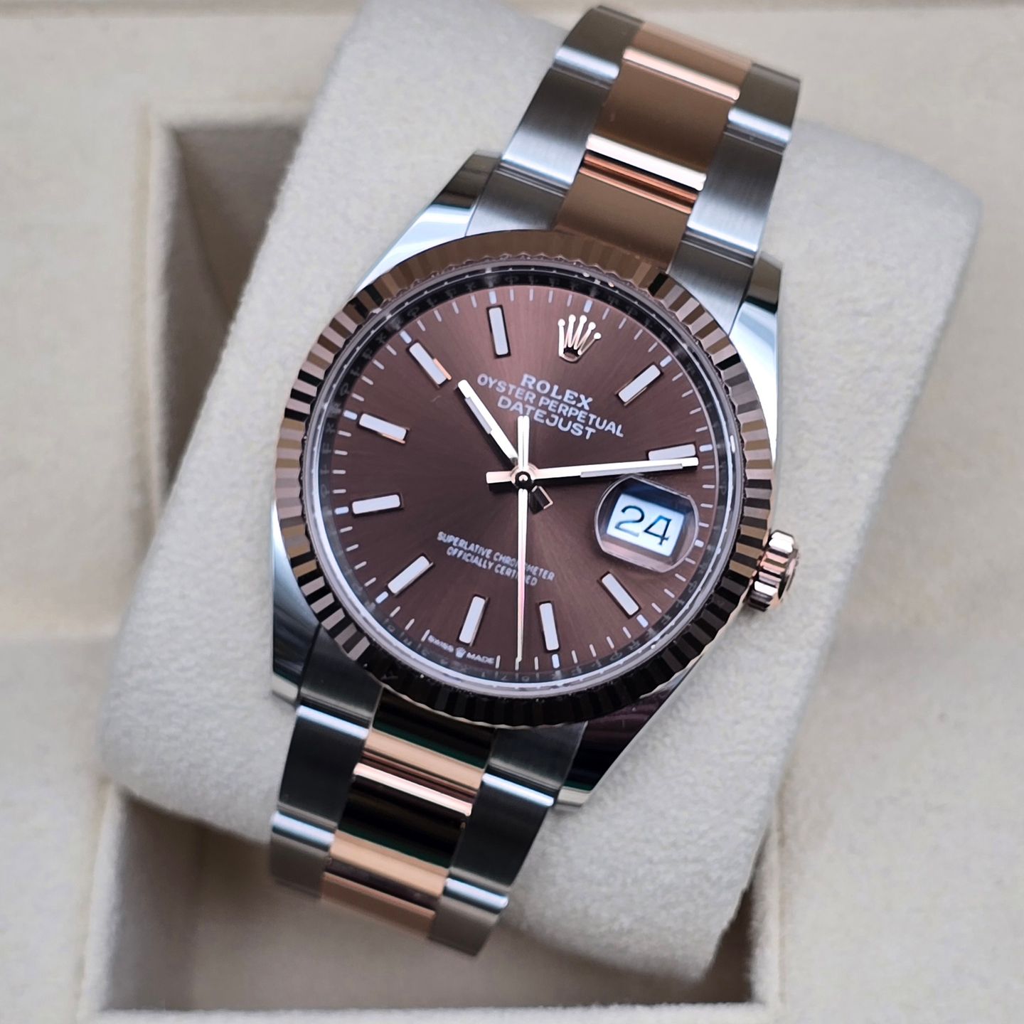 Rolex Datejust 36 126231 (2024) - Brown dial 36 mm Gold/Steel case (2/8)