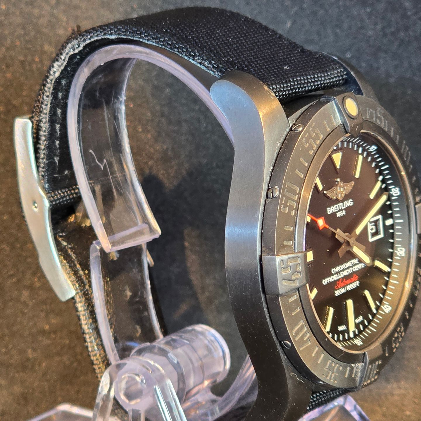 Breitling Avenger Blackbird V1731010/BD12 (Unknown (random serial)) - Black dial 48 mm Titanium case (2/8)