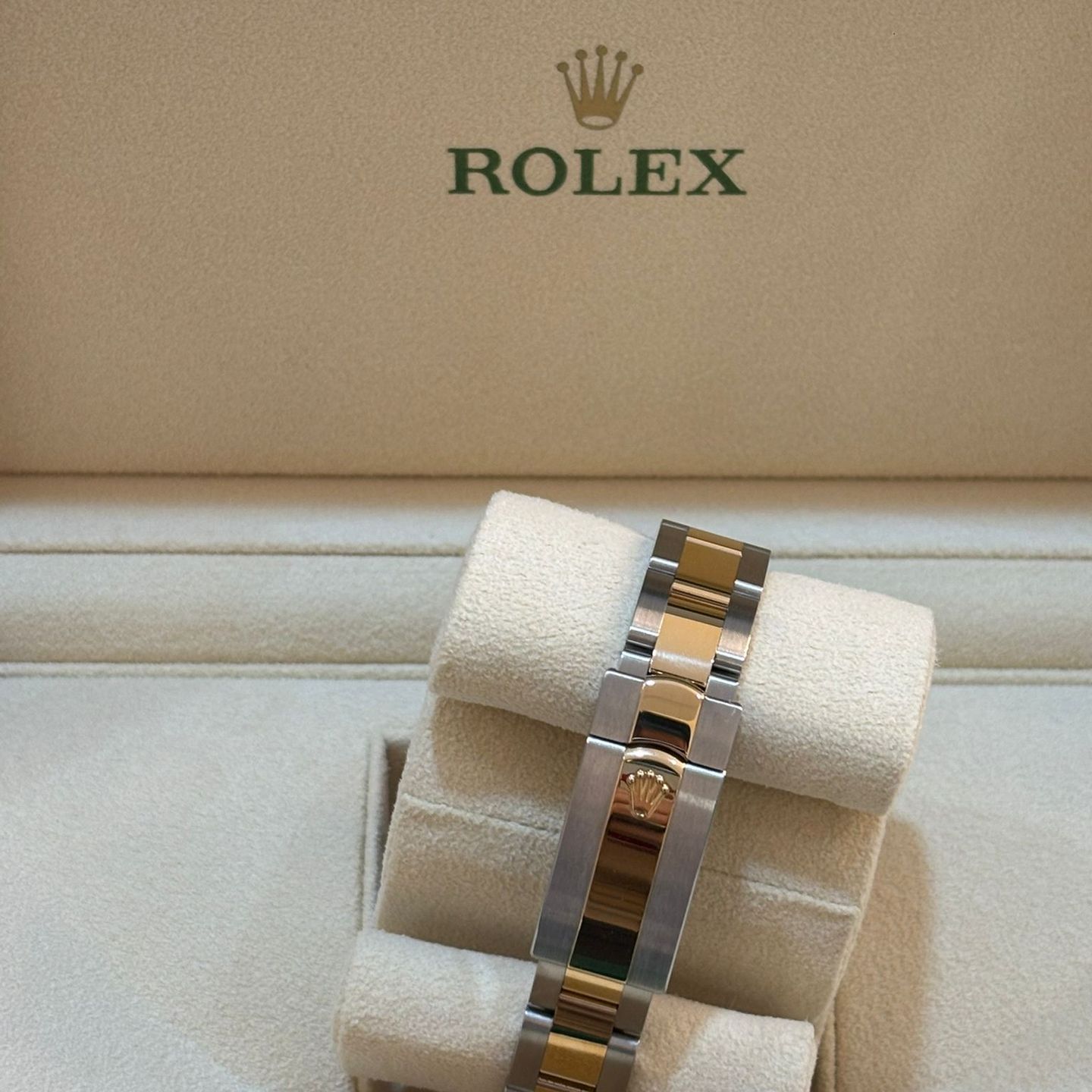 Rolex Lady-Datejust 279173 (2025) - Silver dial 28 mm Gold/Steel case (7/8)