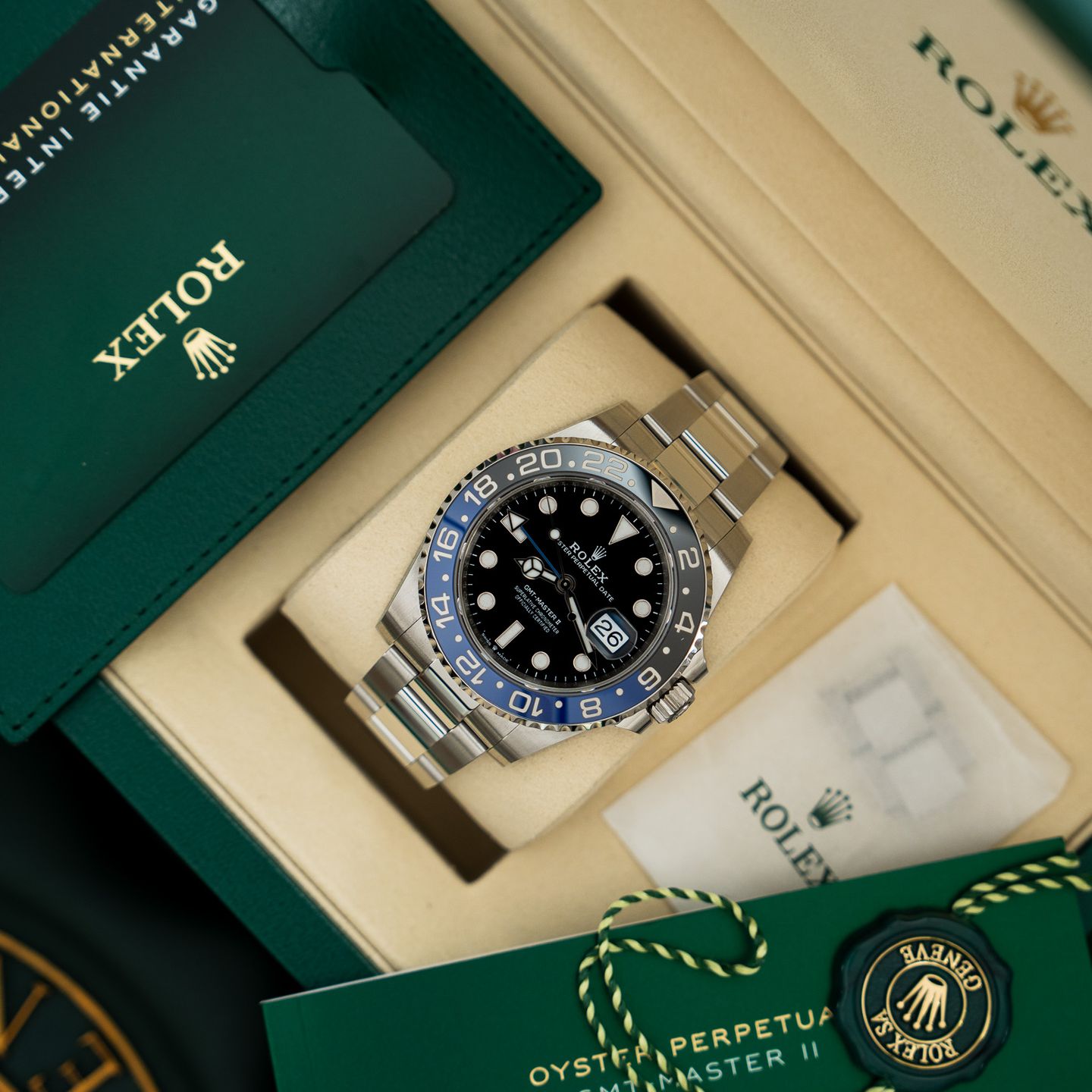 Rolex GMT-Master II 126710BLNR (2025) - Black dial 40 mm Steel case (2/7)