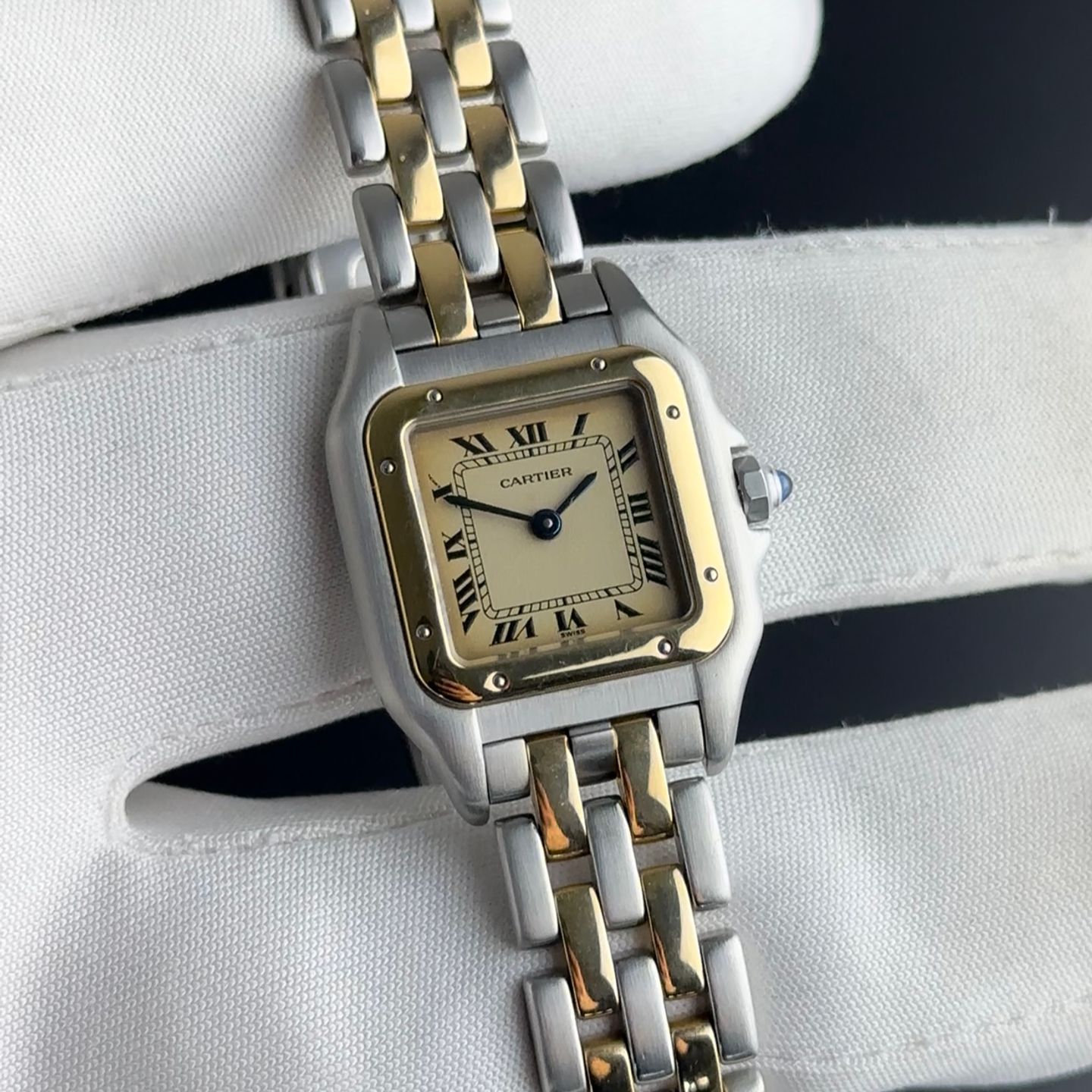 Cartier Panthère 166921 (1990) - Champagne dial 22 mm Gold/Steel case (2/8)