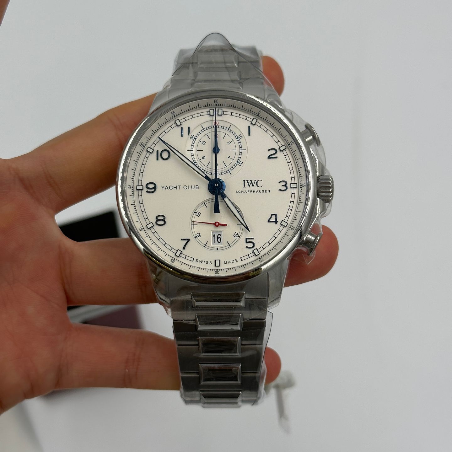 IWC Portuguese Yacht Club Chronograph IW390702 (2023) - White dial 45 mm Steel case (2/7)