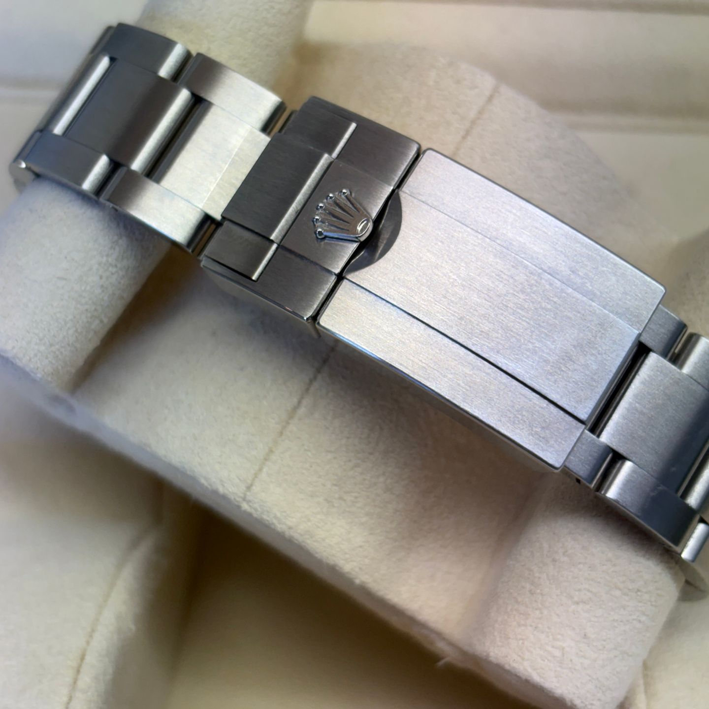 Rolex Explorer 224270 (2024) - Zwart wijzerplaat 40mm Staal (6/6)