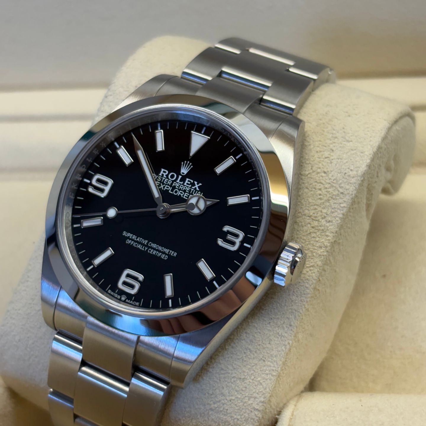 Rolex Explorer 224270 (2024) - Zwart wijzerplaat 40mm Staal (5/6)