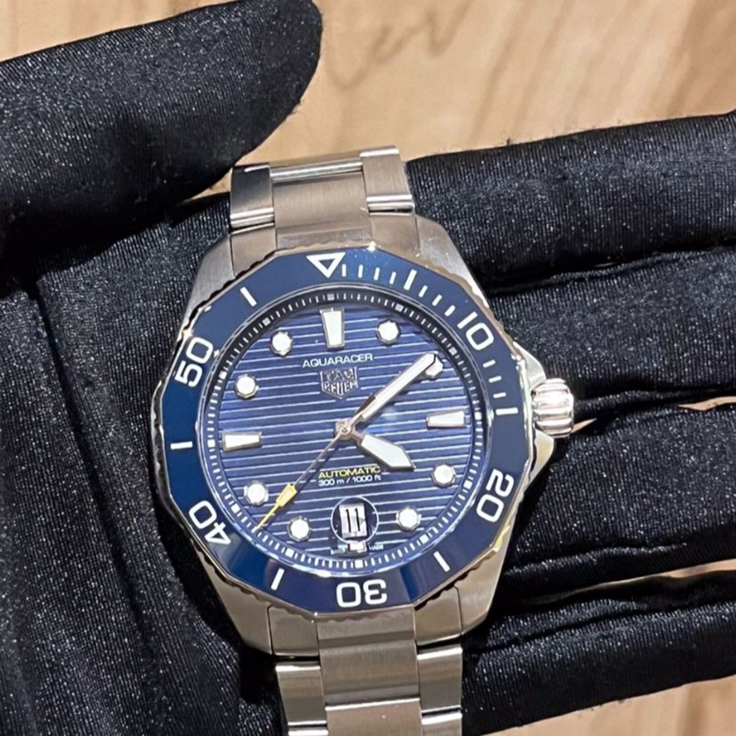 TAG Heuer Aquaracer 300M WBP201B.BA0632 (2023) - Blue dial 43 mm Steel case (3/3)