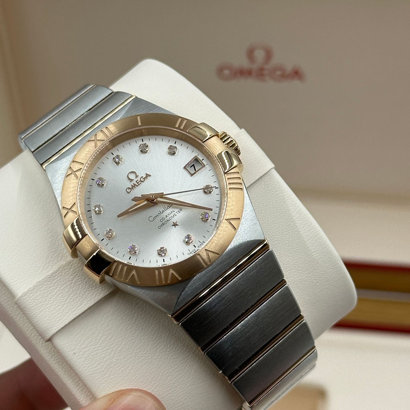 Omega Constellation Ladies 123.20.35.20.52.001 (2023) - Silver dial 35 mm Gold/Steel case (5/8)