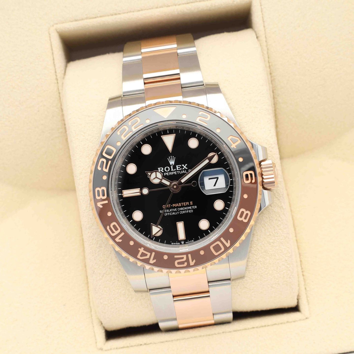 Rolex GMT-Master II 126711CHNR (2021) - Black dial 40 mm Gold/Steel case (1/8)