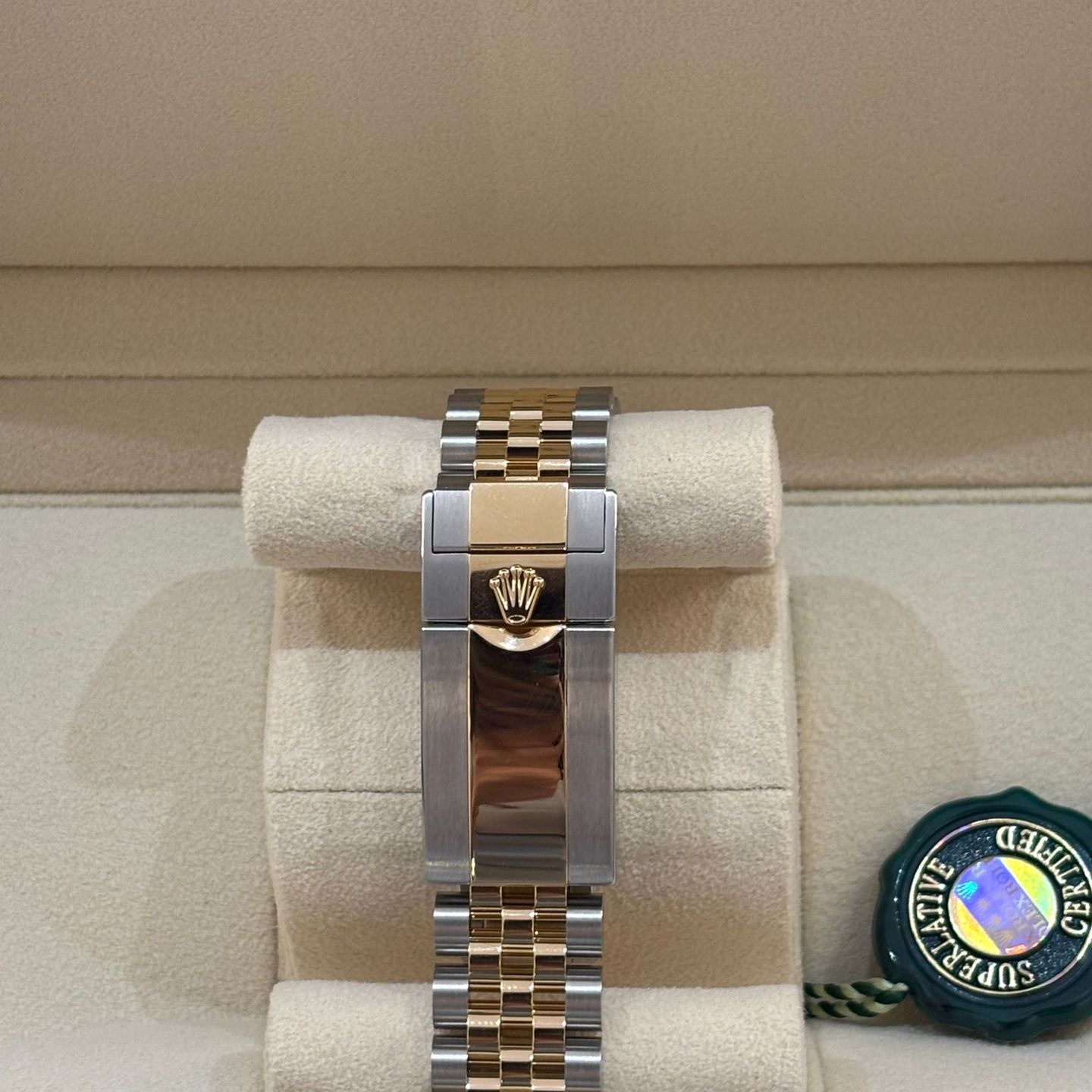 Rolex GMT-Master II 126713GRNR (2025) - Zwart wijzerplaat 40mm Goud/Staal (6/8)