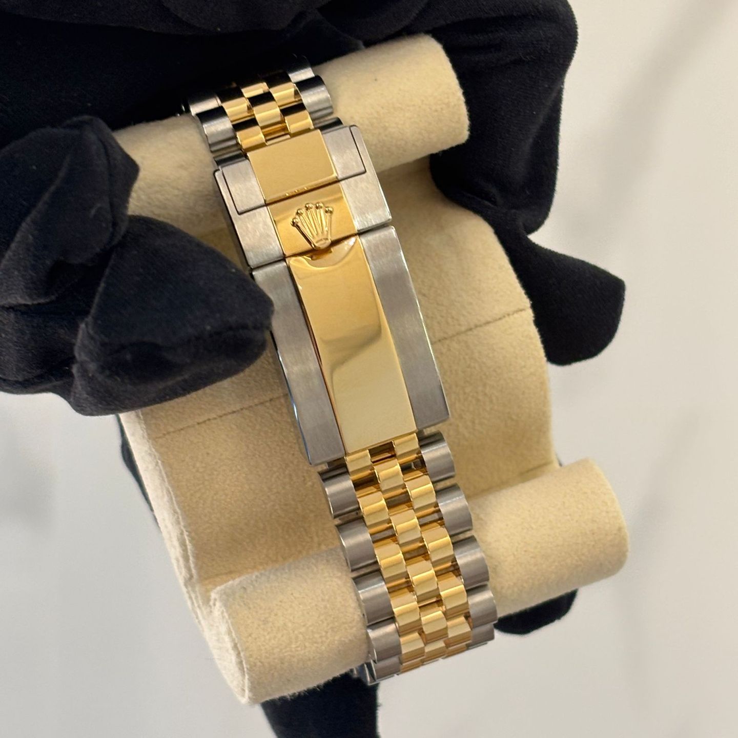 Rolex GMT-Master II 126713GRNR (2025) - Zwart wijzerplaat 40mm Goud/Staal (8/8)