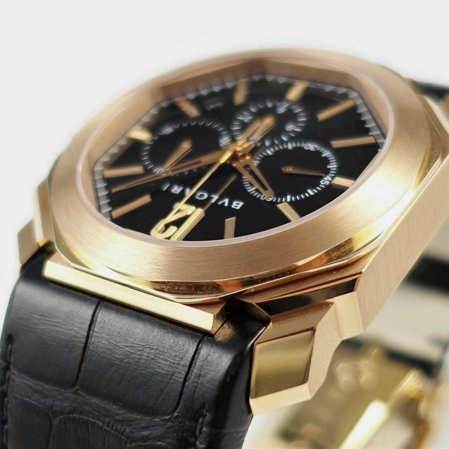 Bulgari Octo 102115 (2021) - Black dial 41 mm Rose Gold case (2/8)