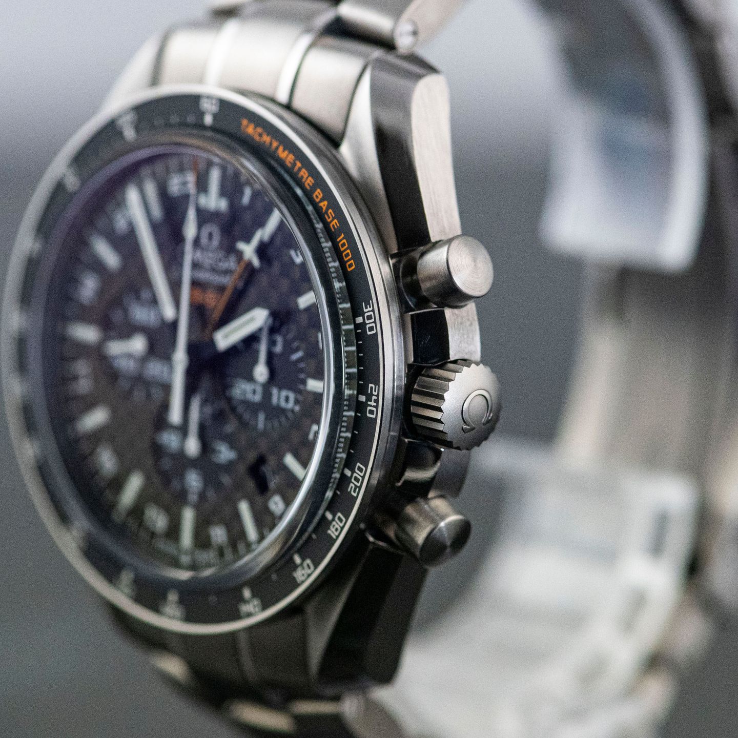 Omega Speedmaster HB-SIA 321.90.44.52.01.001 - (8/8)