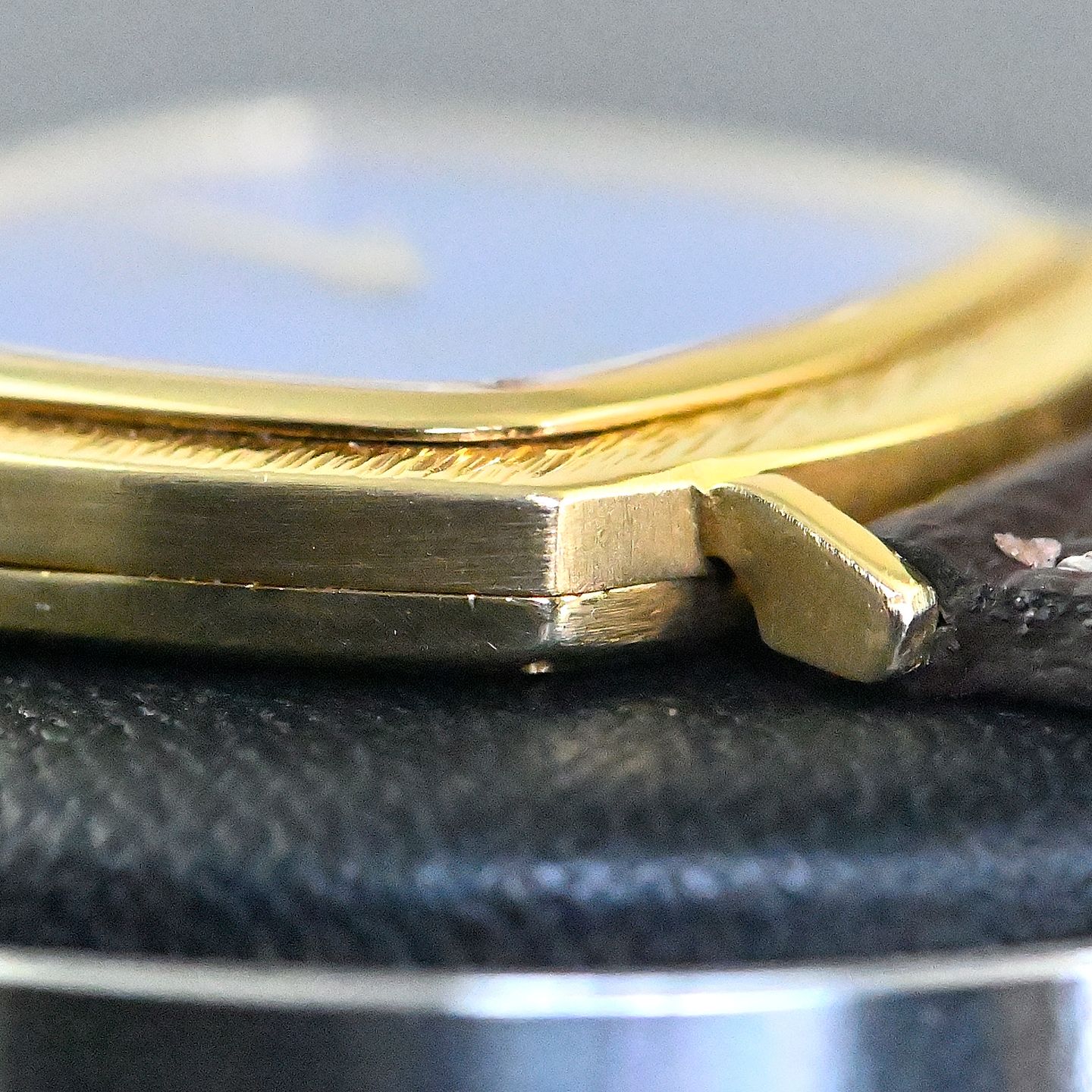 Piaget Vintage 12434 (1972) - Blue dial 32 mm Yellow Gold case (6/8)