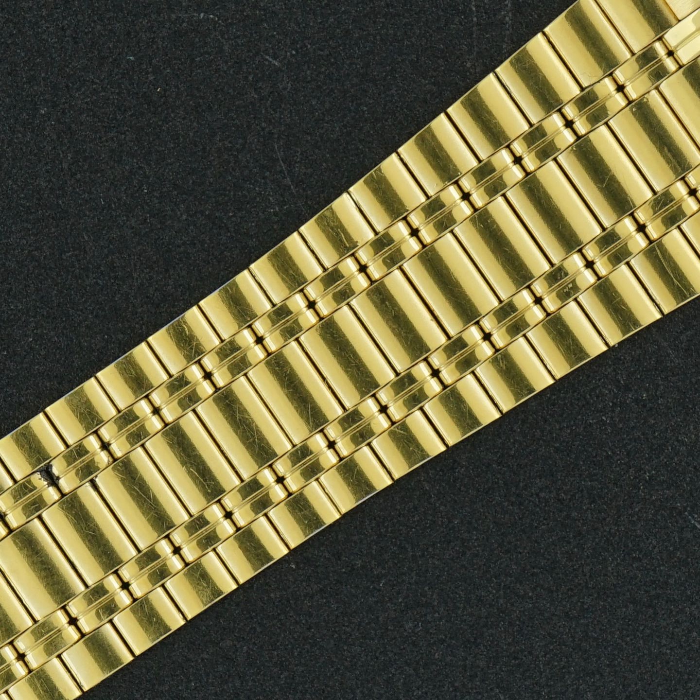 Omega Seamaster 196.0241 (1982) - White dial 30 mm Gold/Steel case (6/8)