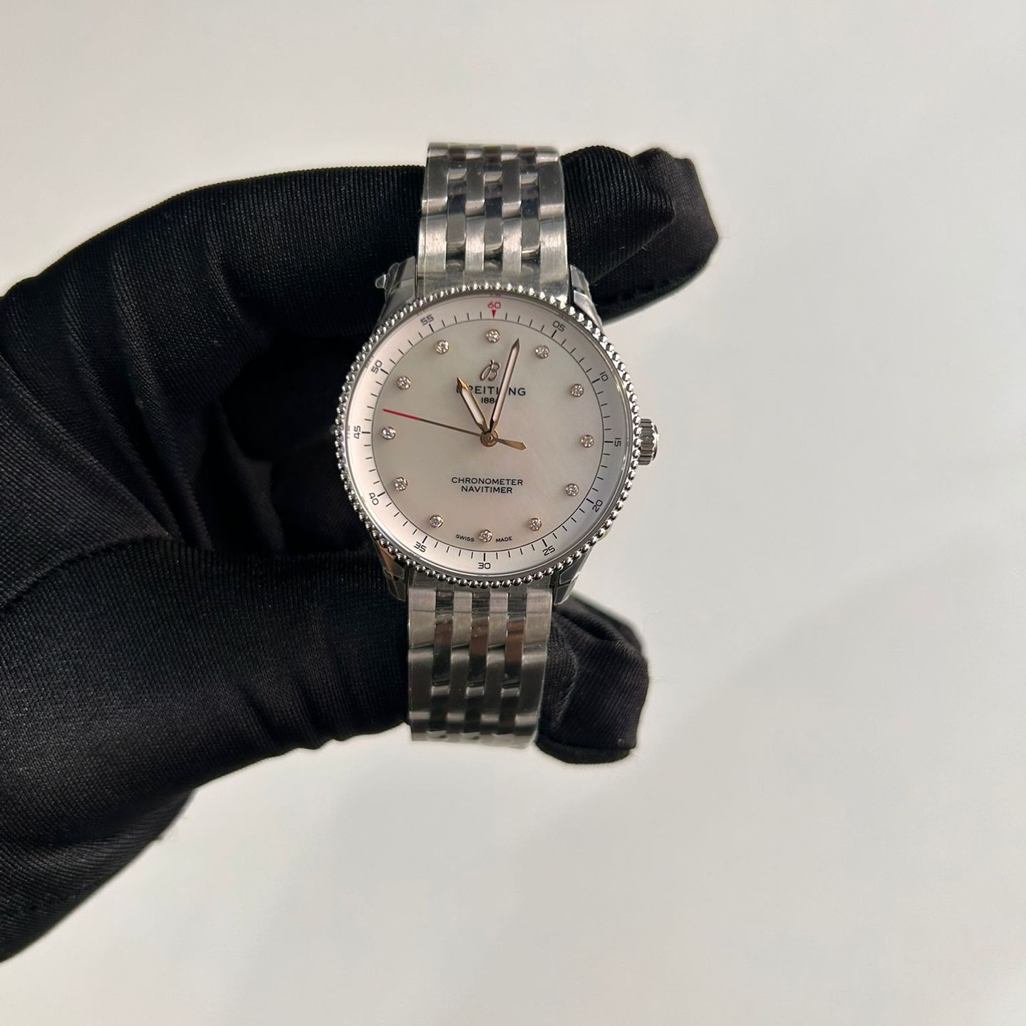 Breitling Navitimer A77320E61A2A1 (2025) - Parelmoer wijzerplaat 32mm Staal (2/8)