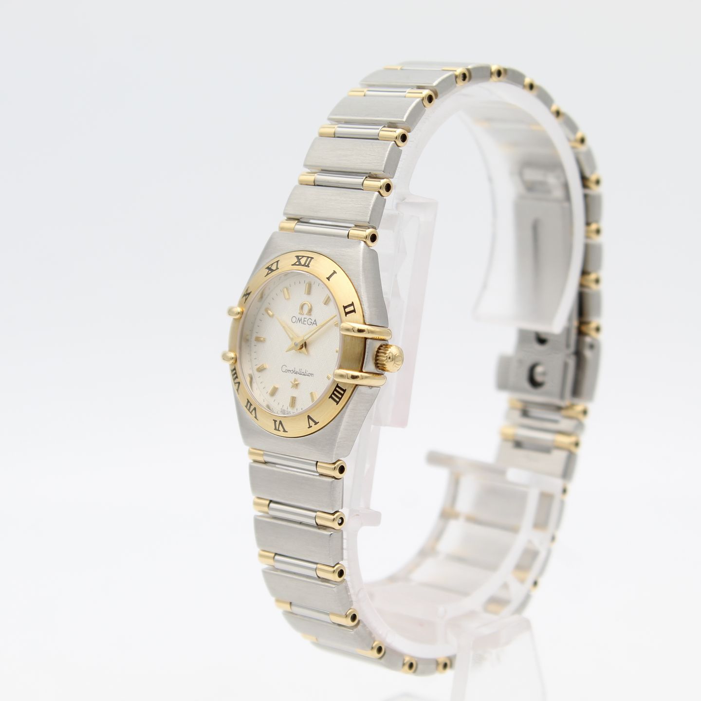 Omega Constellation 1362.30.00 (2004) - Silver dial 23 mm Gold/Steel case (4/8)