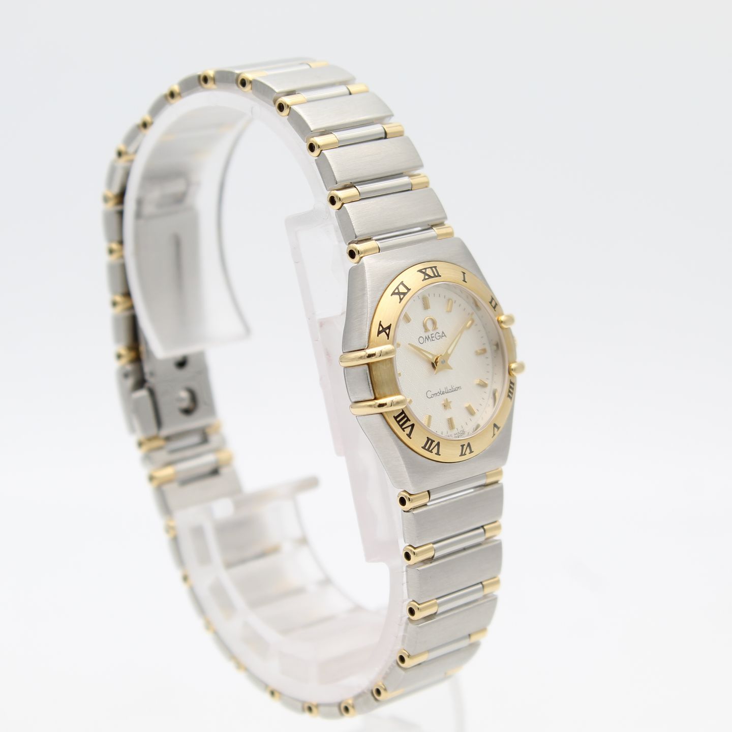 Omega Constellation 1362.30.00 (2004) - Silver dial 23 mm Gold/Steel case (3/8)