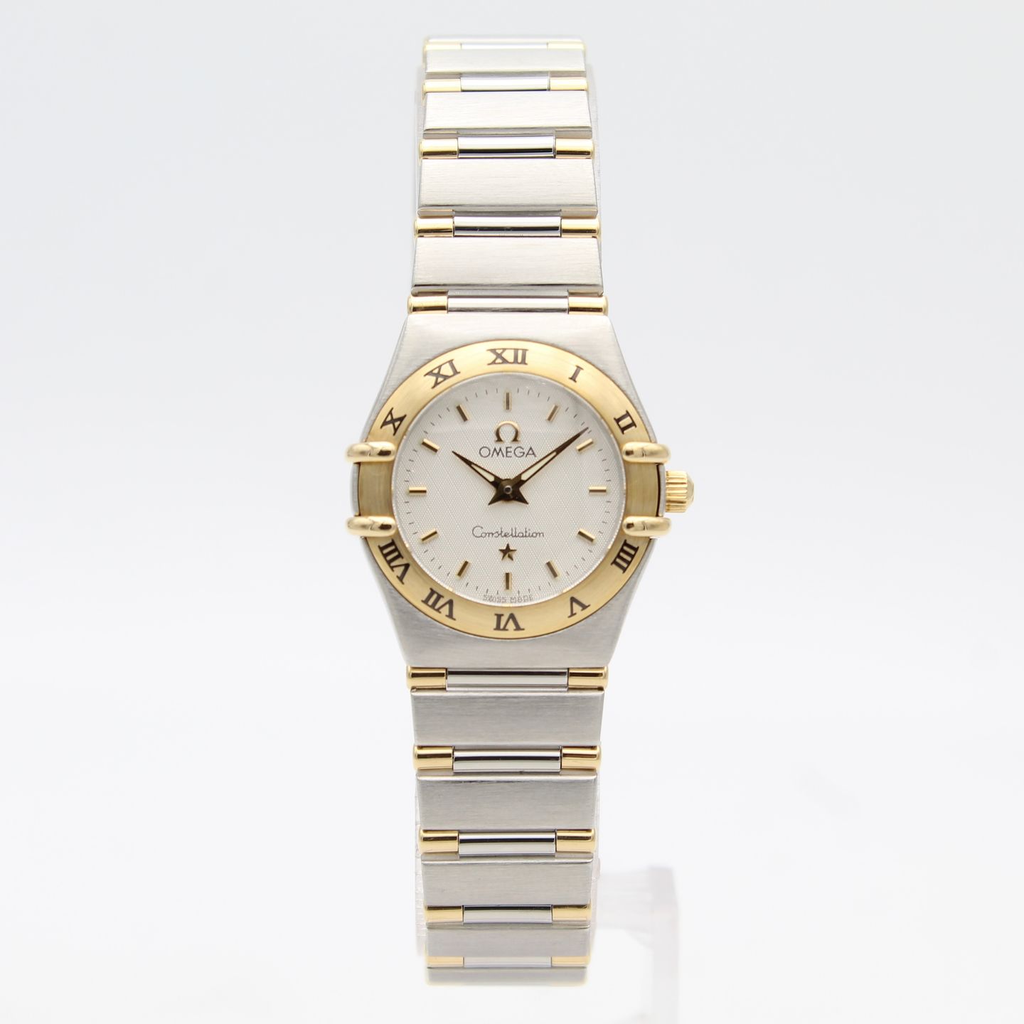 Omega Constellation 1362.30.00 (2004) - Silver dial 23 mm Gold/Steel case (1/8)