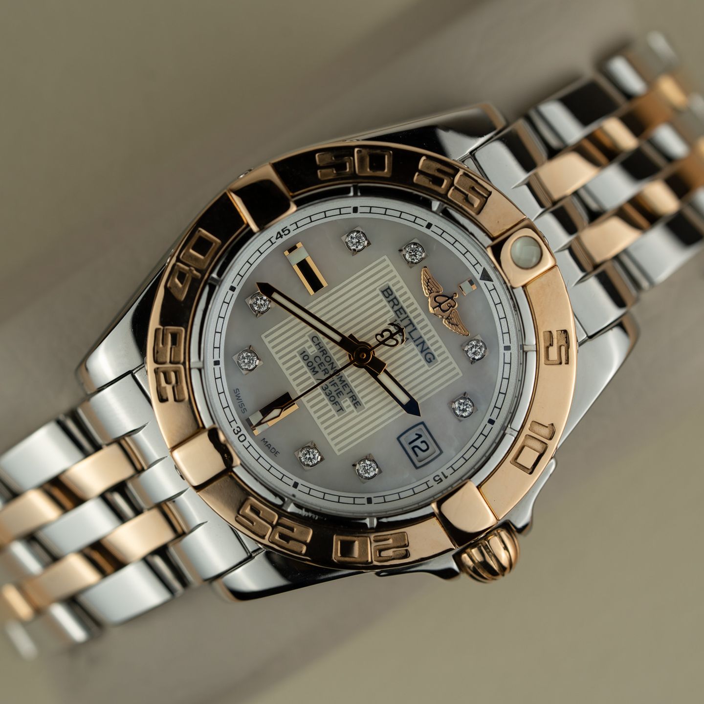 Breitling Galactic 32 C71356L2/A712 (2014) - Parelmoer wijzerplaat 32mm Staal (4/8)