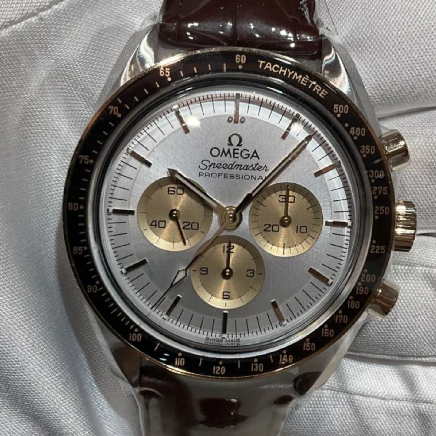 Omega Speedmaster Professional Moonwatch 310.23.42.50.02.001 - (1/2)
