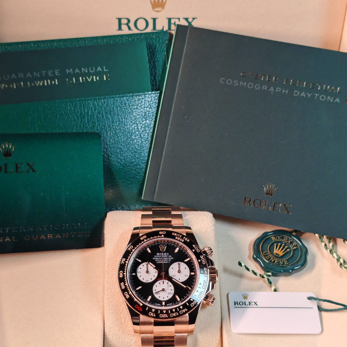 Rolex Daytona 126529LN (2025) - Black dial 40 mm Rose Gold case (5/8)