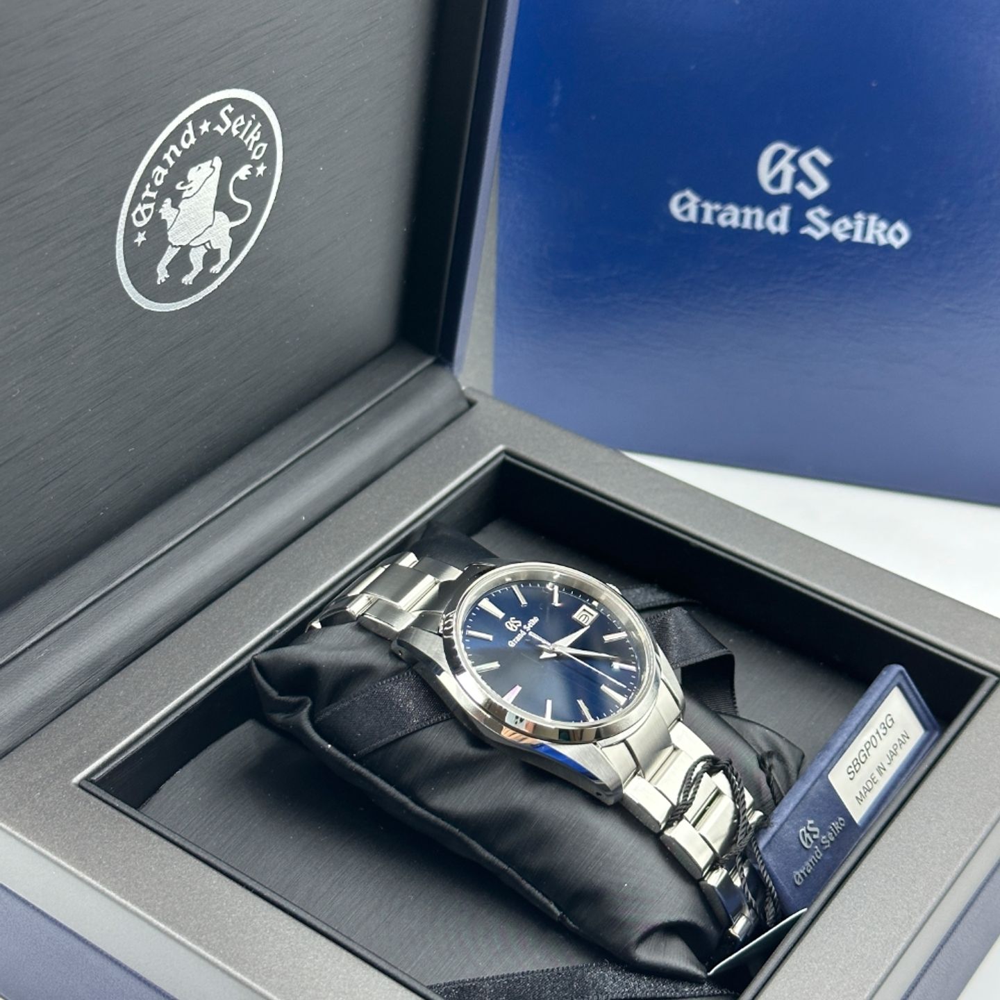 Grand Seiko Heritage Collection SBGP013 (2024) - Blue dial 40 mm Steel case (3/8)