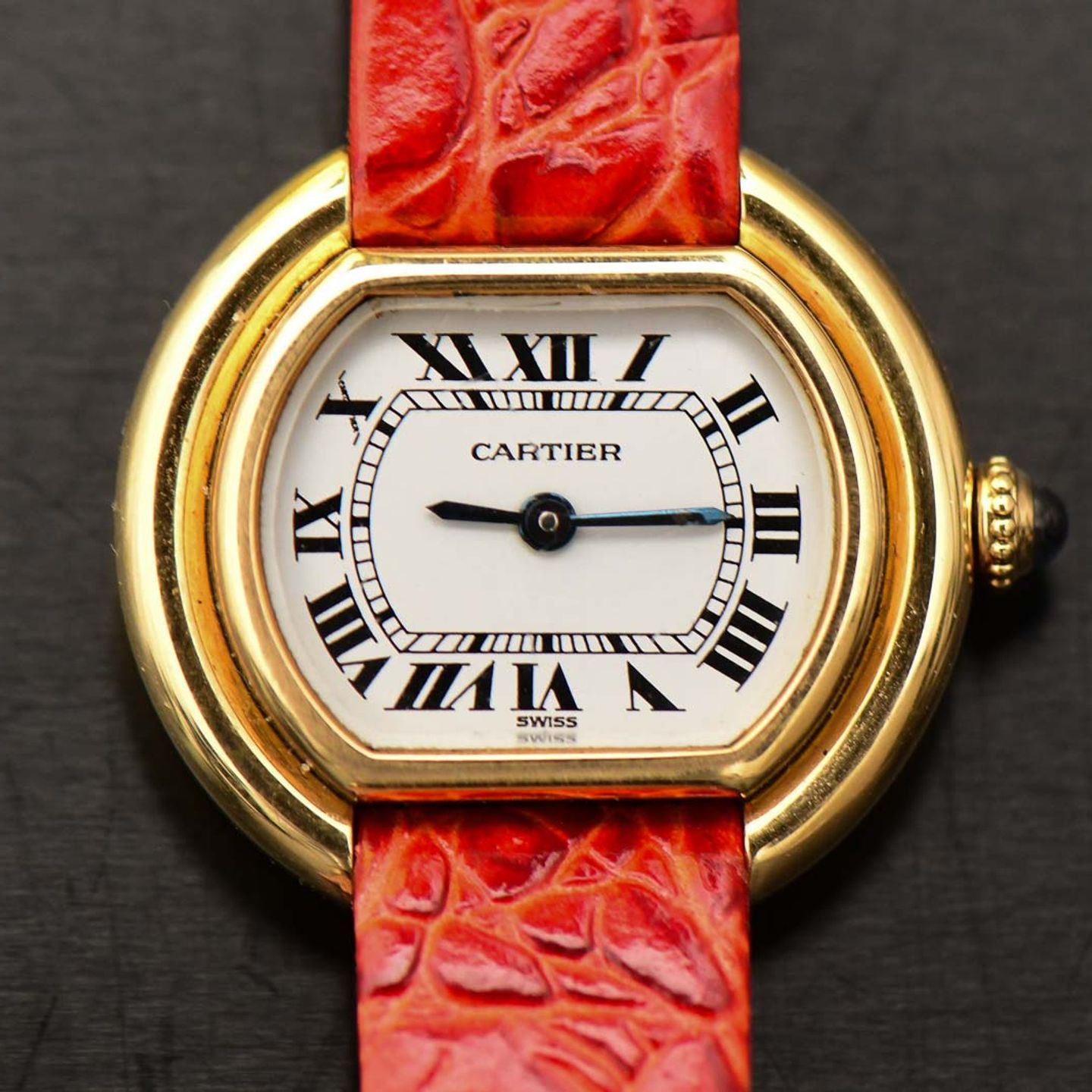 Cartier Vintage 67081 (1970) - White dial 26 mm Yellow Gold case (1/7)