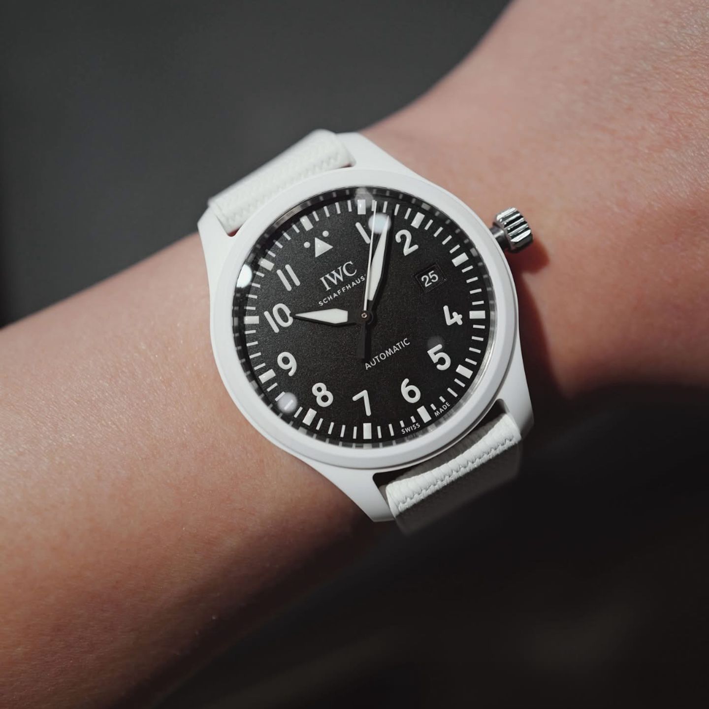 IWC Pilot IW328104 (2025) - Black dial 41 mm Ceramic case (1/1)