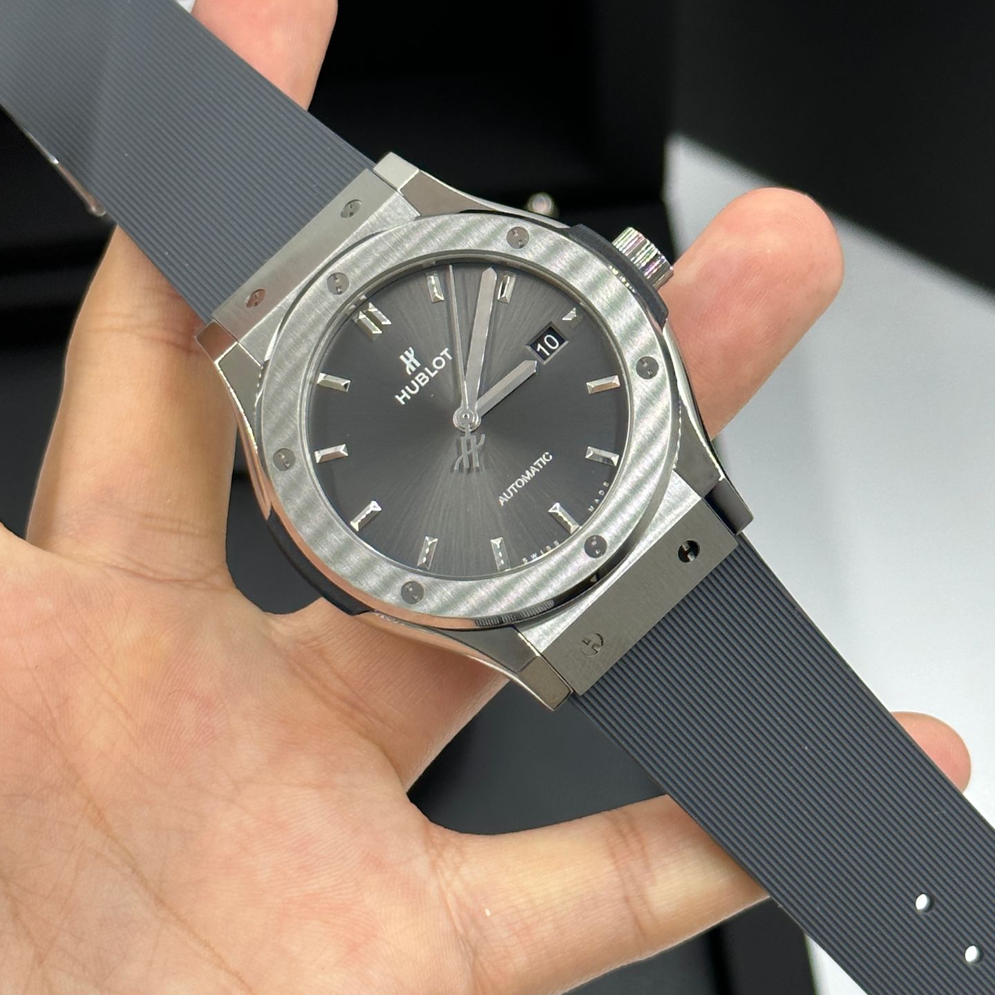 Hublot Classic Fusion Racing Grey 542.NX.7071.RX (2024) - Grey dial 42 mm Titanium case (7/8)