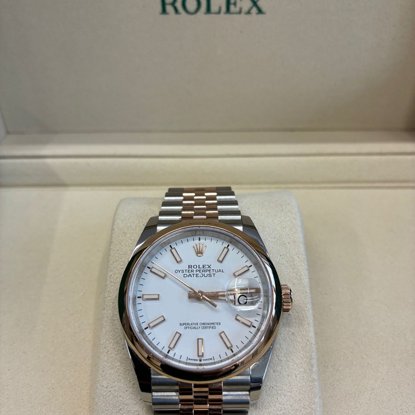 Rolex Datejust 36 126201 (2024) - Wit wijzerplaat 36mm Staal (1/6)