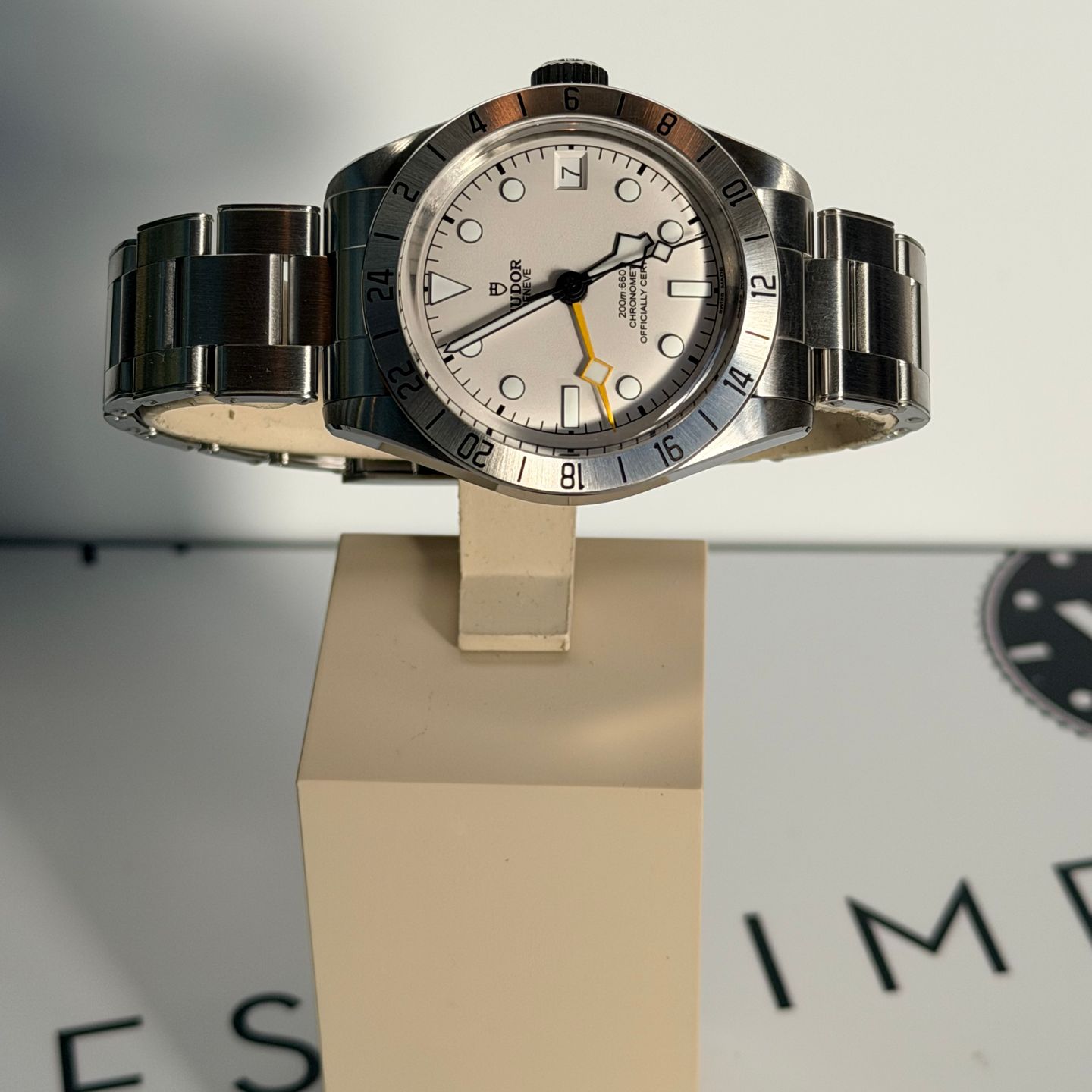 Tudor Black Bay 79470 (2026) - White dial 39 mm Steel case (7/8)