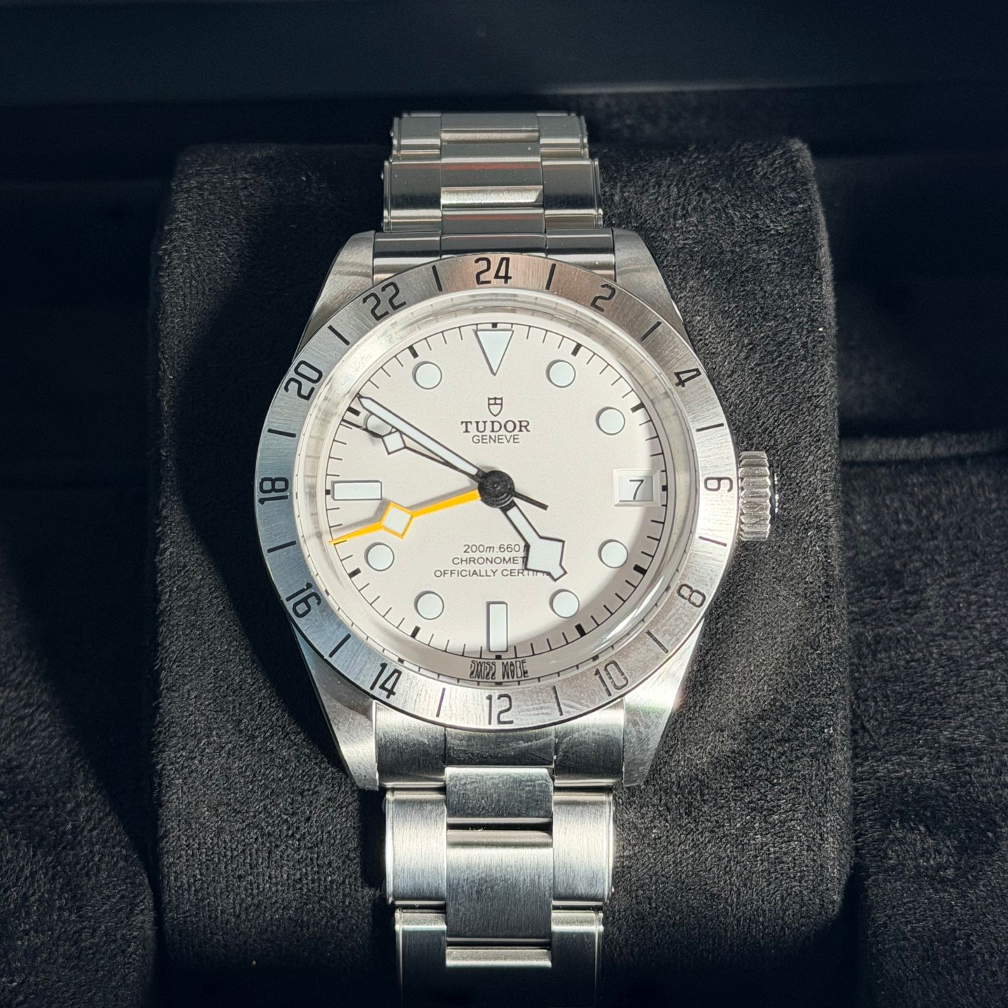 Tudor Black Bay 79470 (2026) - White dial 39 mm Steel case (2/8)