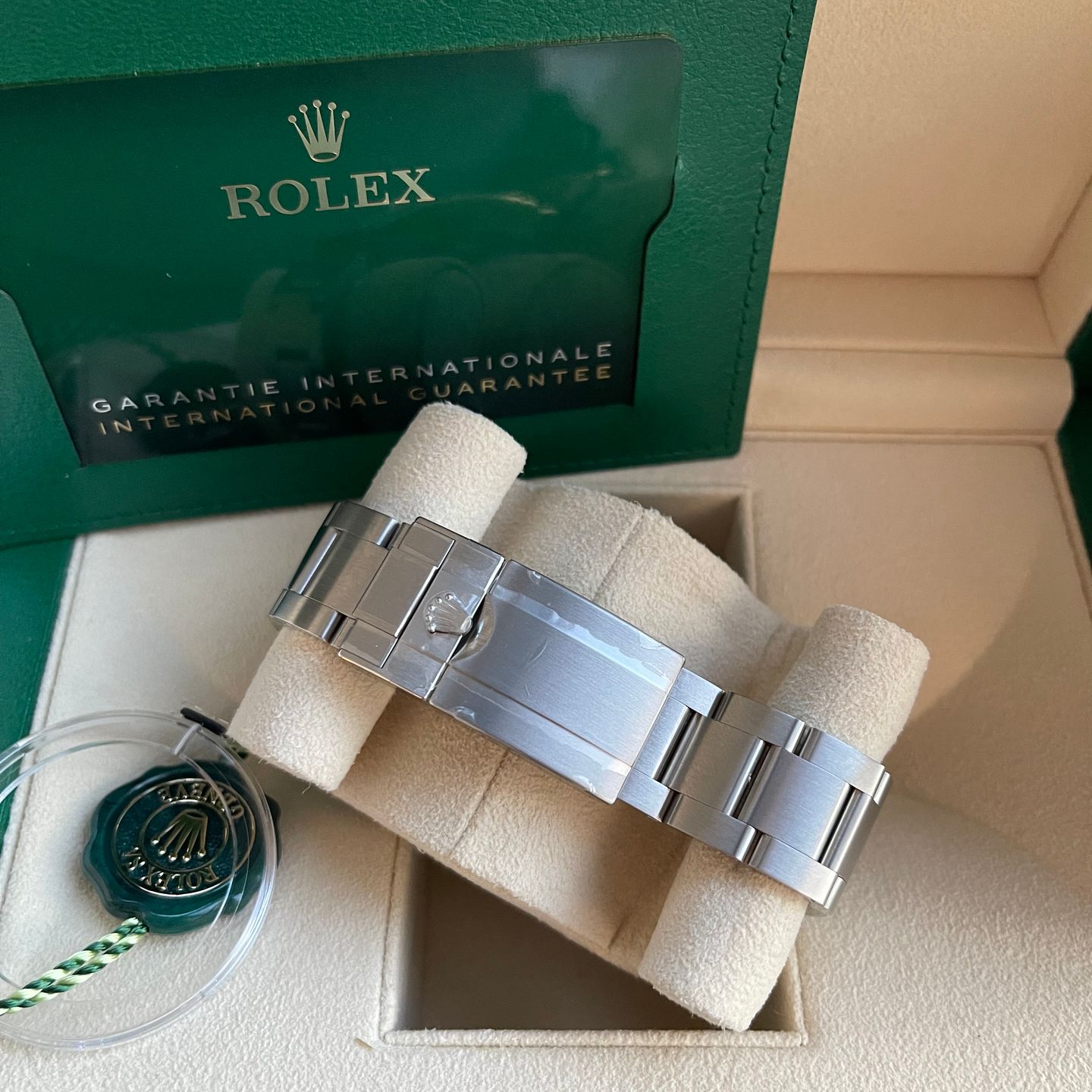 Rolex Explorer II 226570 (2022) - Zwart wijzerplaat 42mm Staal (6/8)