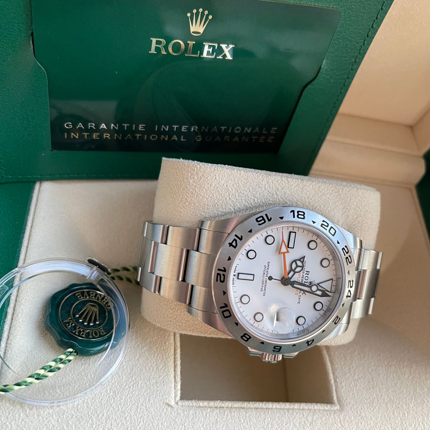 Rolex Explorer II 226570 (2022) - Zwart wijzerplaat 42mm Staal (4/8)