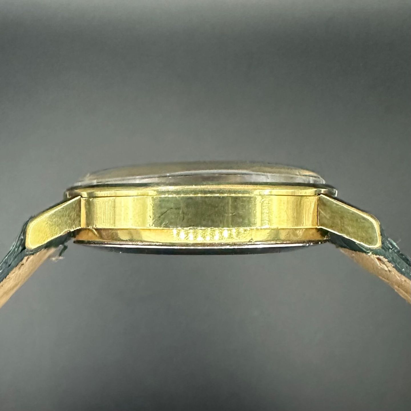 Omega Genève 161.009 (1975) - Gold dial 34 mm Gold/Steel case (6/8)