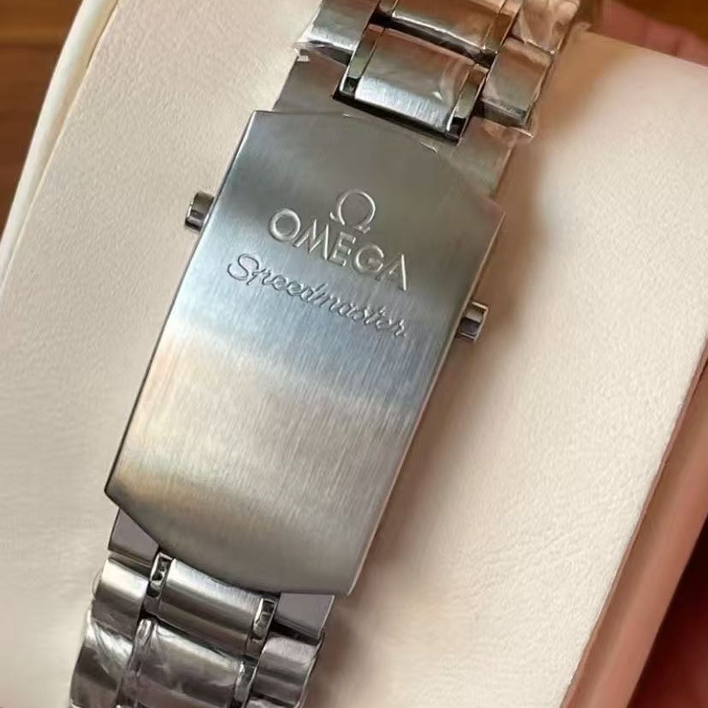 Omega Speedmaster Racing 326.30.40.50.03.001 - (5/6)