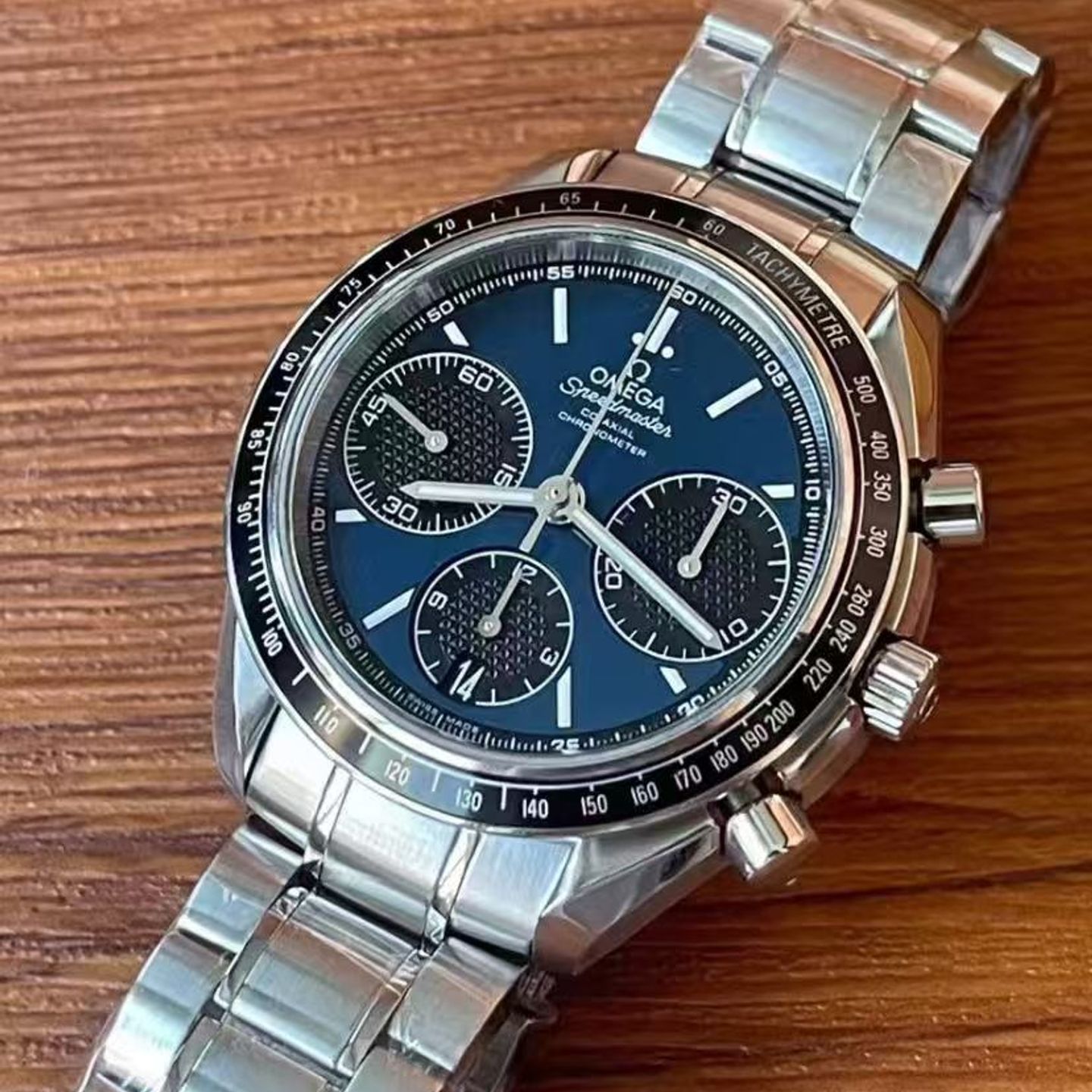 Omega Speedmaster Racing 326.30.40.50.03.001 - (2/6)
