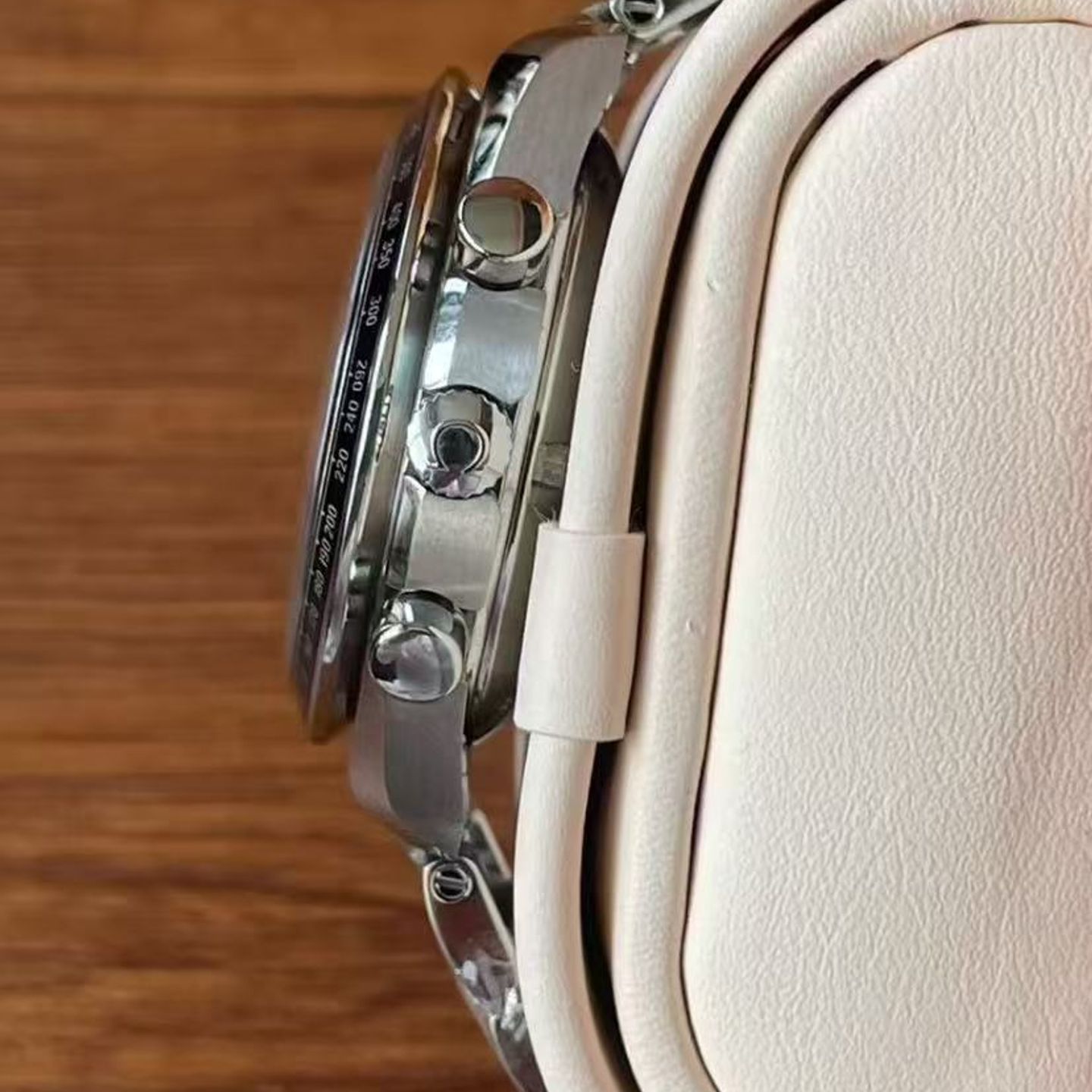 Omega Speedmaster Racing 326.30.40.50.03.001 - (3/6)