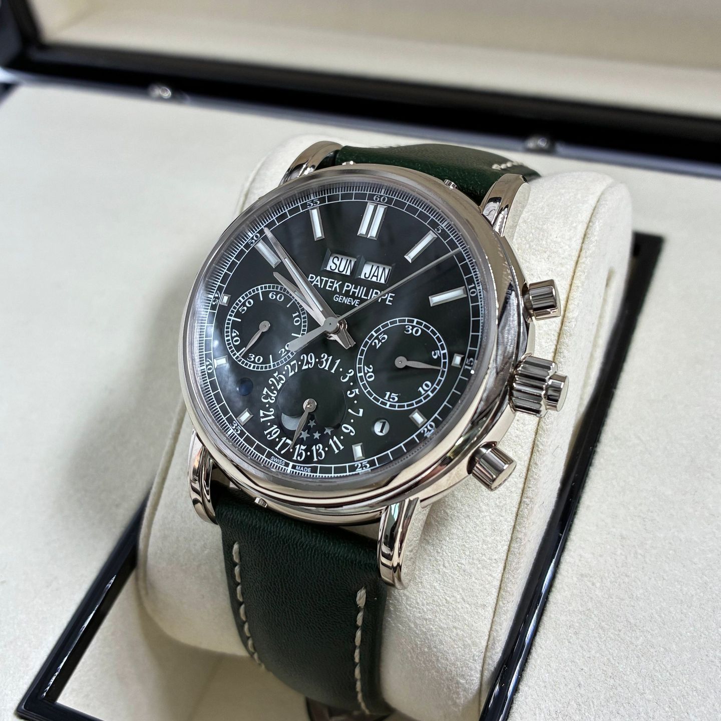 Patek Philippe Perpetual Calendar Chronograph 5204G-001 - (4/6)