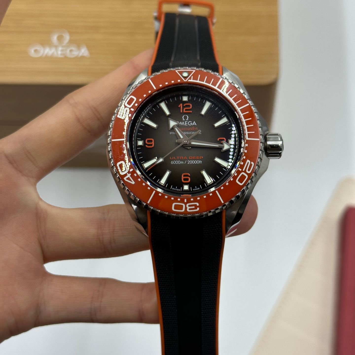 Omega Seamaster Ultra Deep 6000M 215.32.46.21.06.001 (2023) - Grey dial 46 mm Steel case (6/8)