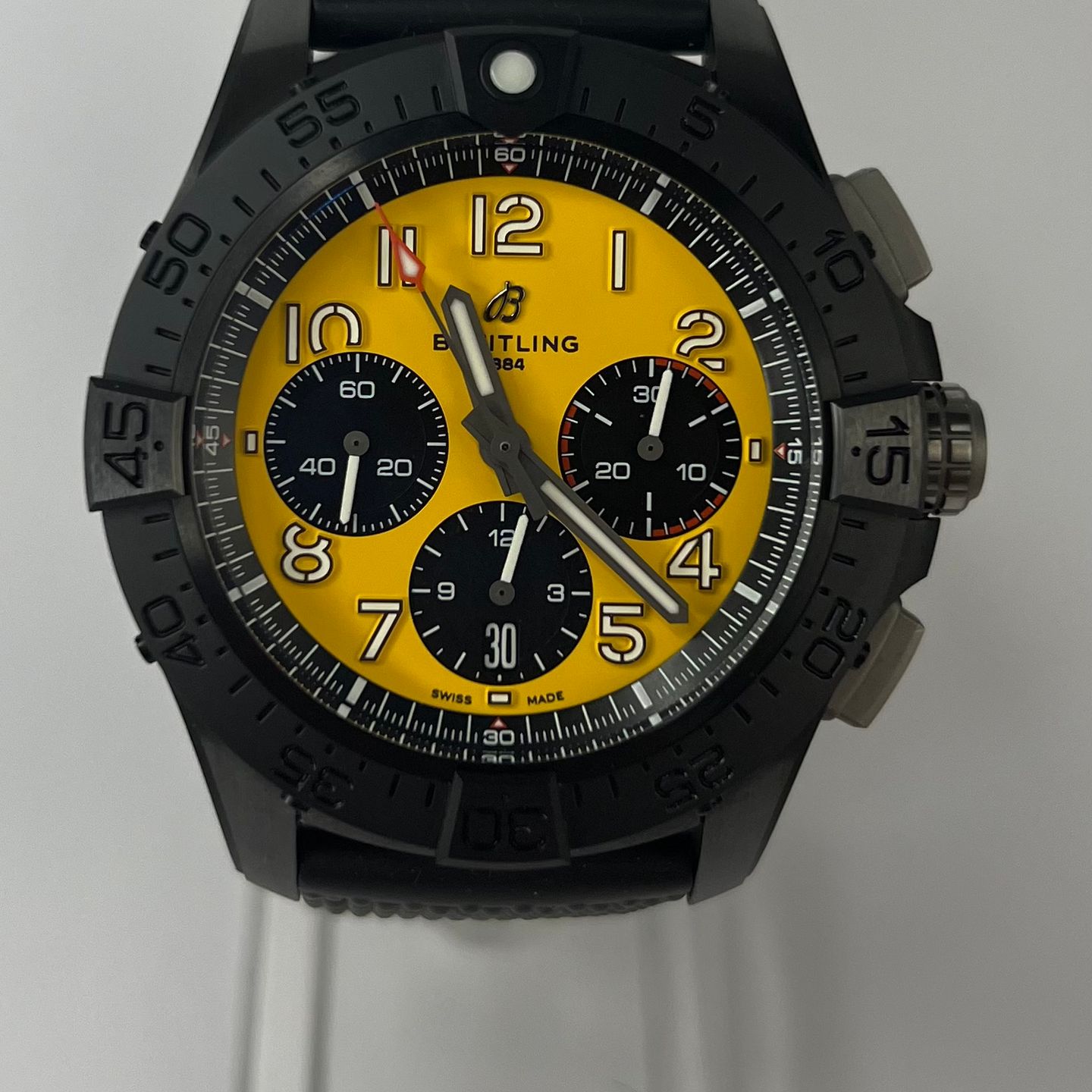 Breitling Avenger SB0147101I1X1 (2024) - Yellow dial 44 mm Ceramic case (4/7)