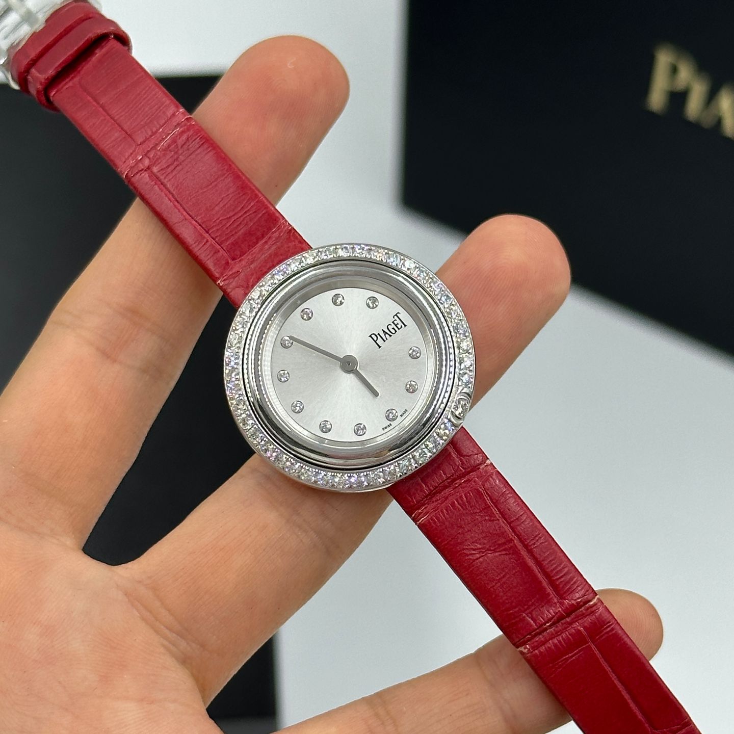 Piaget Possession G0A43084 (2023) - Zilver wijzerplaat 29mm Witgoud (7/8)