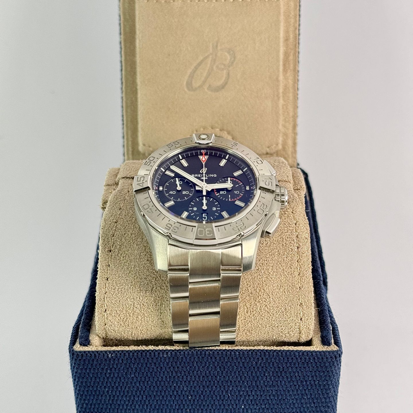 Breitling Avenger AB0147101B1A1 (2024) - Zwart wijzerplaat 44mm Staal (3/8)