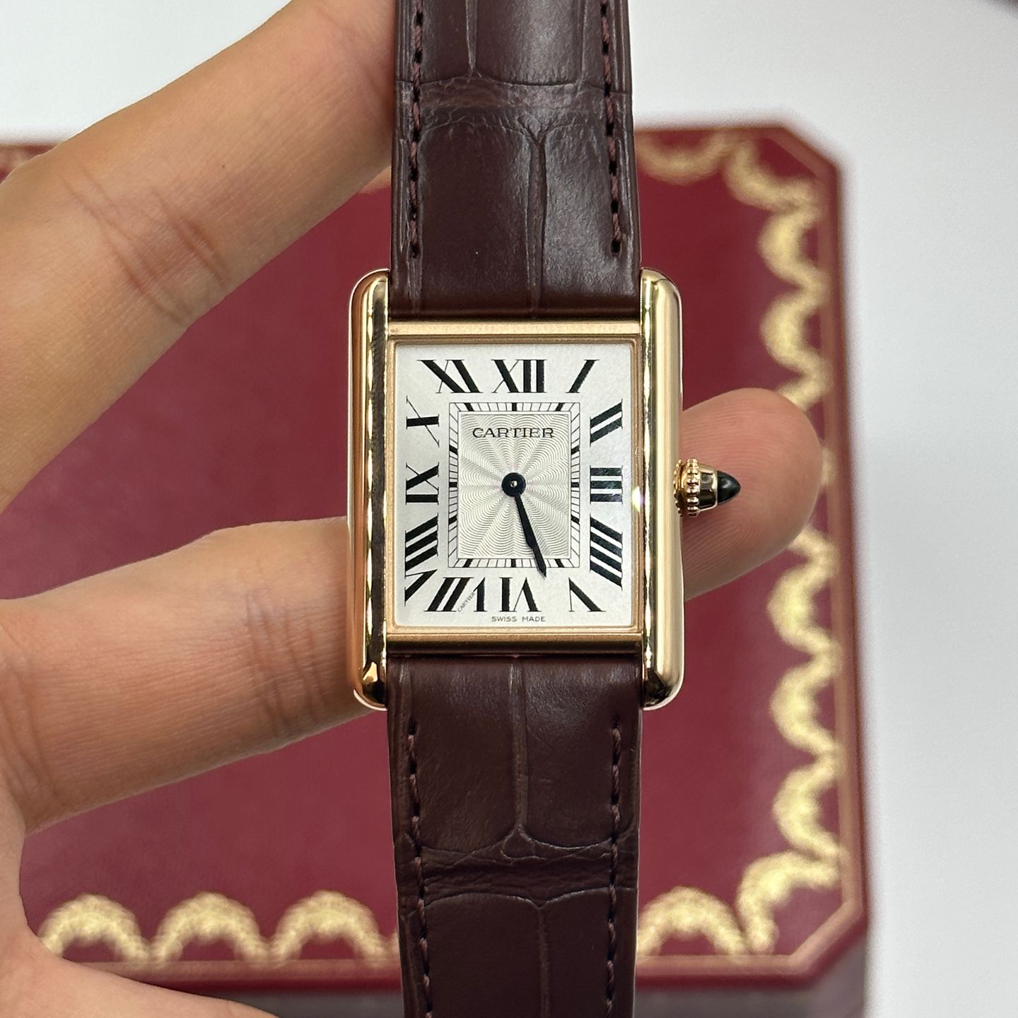 Cartier Tank Louis Cartier WGTA0011 (2024) - Zilver wijzerplaat 34mm Roségoud (5/8)