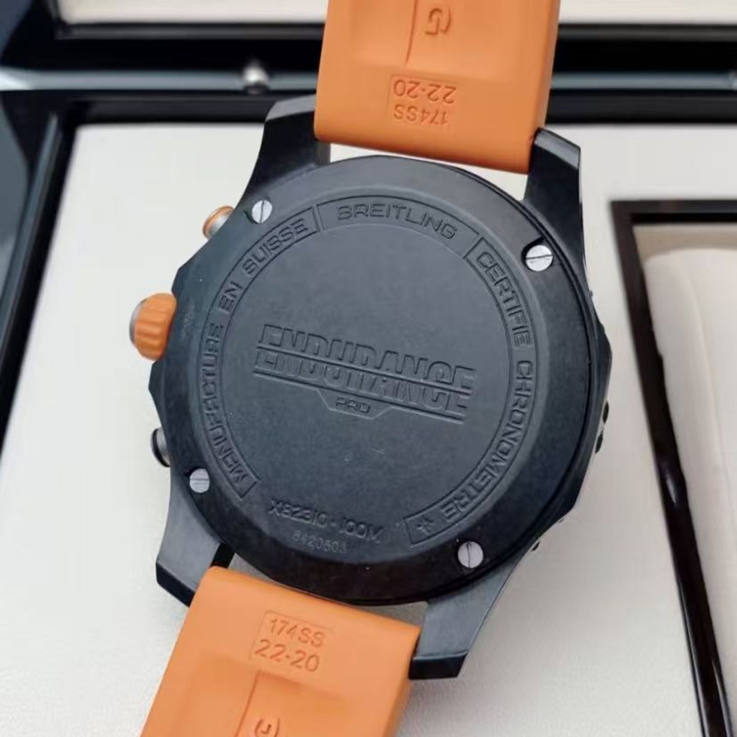 Breitling Endurance Pro X82310A51B1S1 (2024) - Black dial 44 mm Plastic case (2/4)