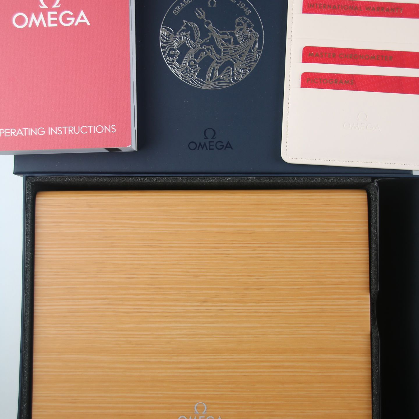 Omega Seamaster Planet Ocean 215.30.40.20.03.002 (2025) - Blauw wijzerplaat 40mm Staal (2/7)