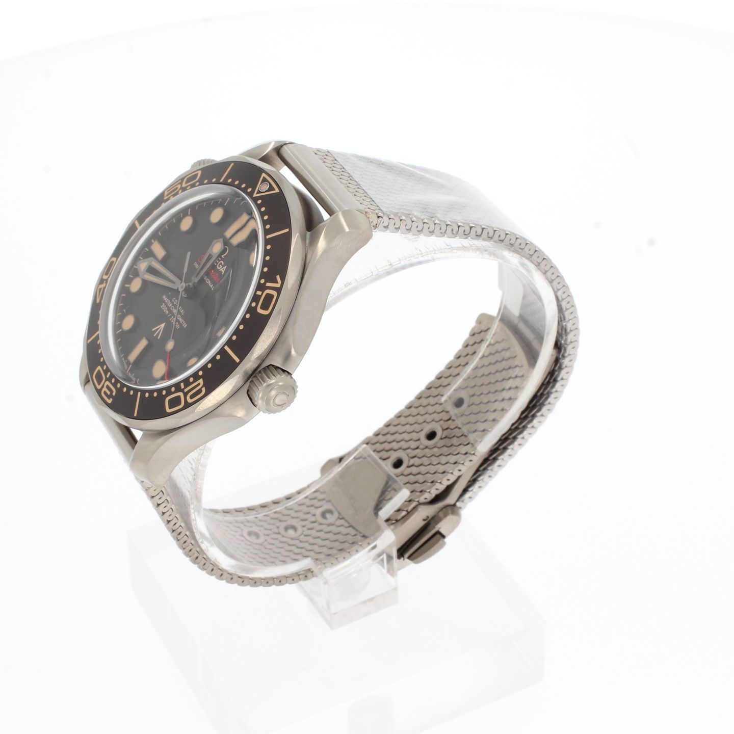 Omega Seamaster Diver 300 M 210.90.42.20.01.001 (2024) - Black dial 42 mm Titanium case (2/4)